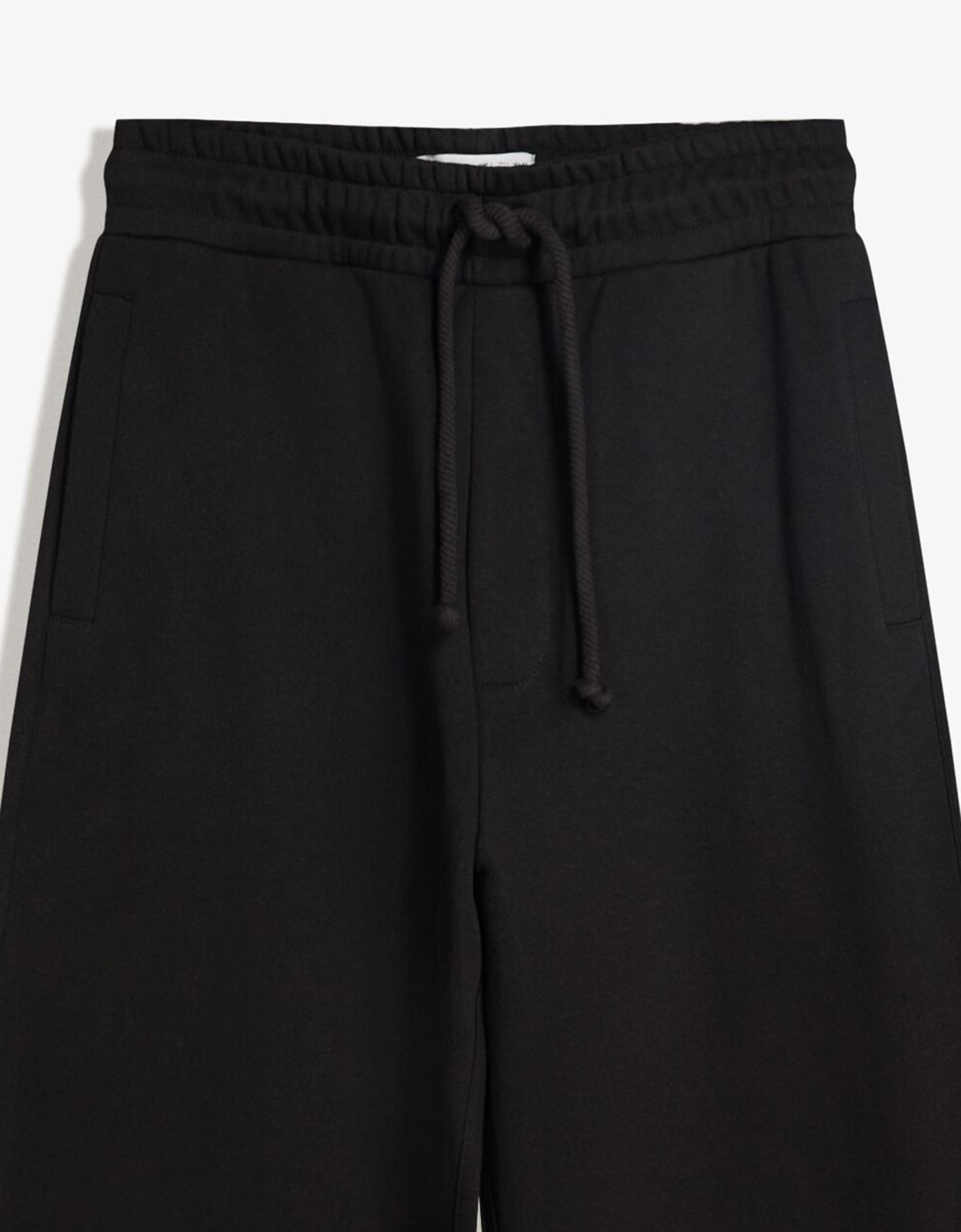 Balloon fit trousers — Black