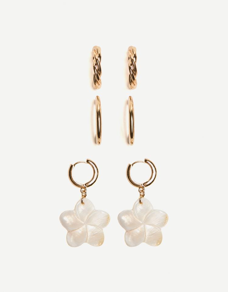 3-pack of mother-of-pearl-effect flower hoop earrings