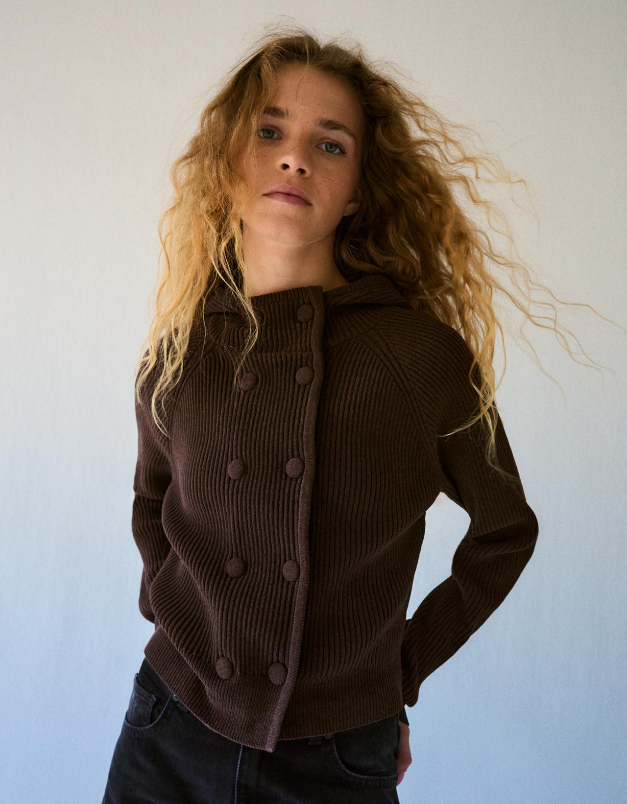 Rib-knit double-breasted hooded jacket — Brown