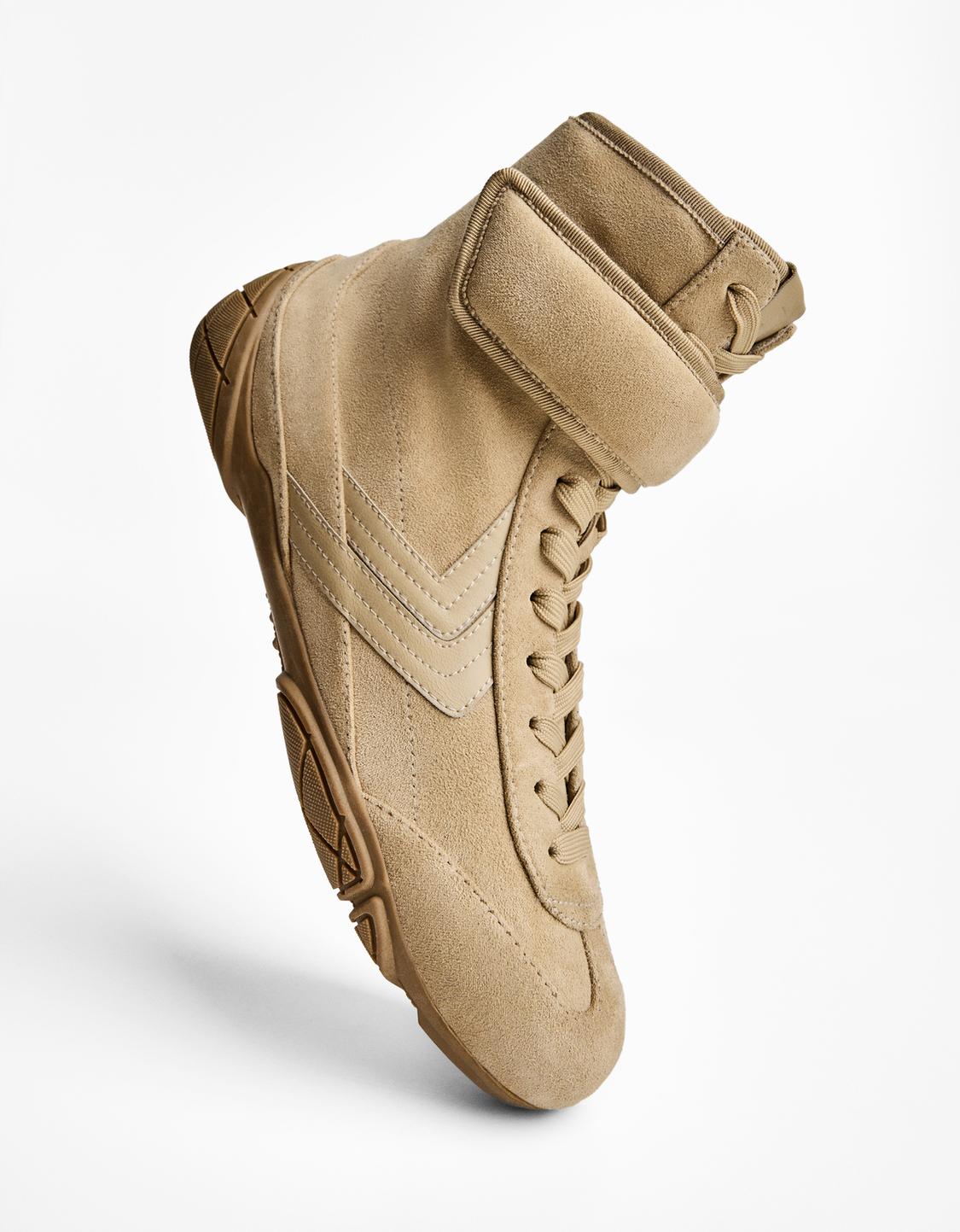 Boxing high-top trainers