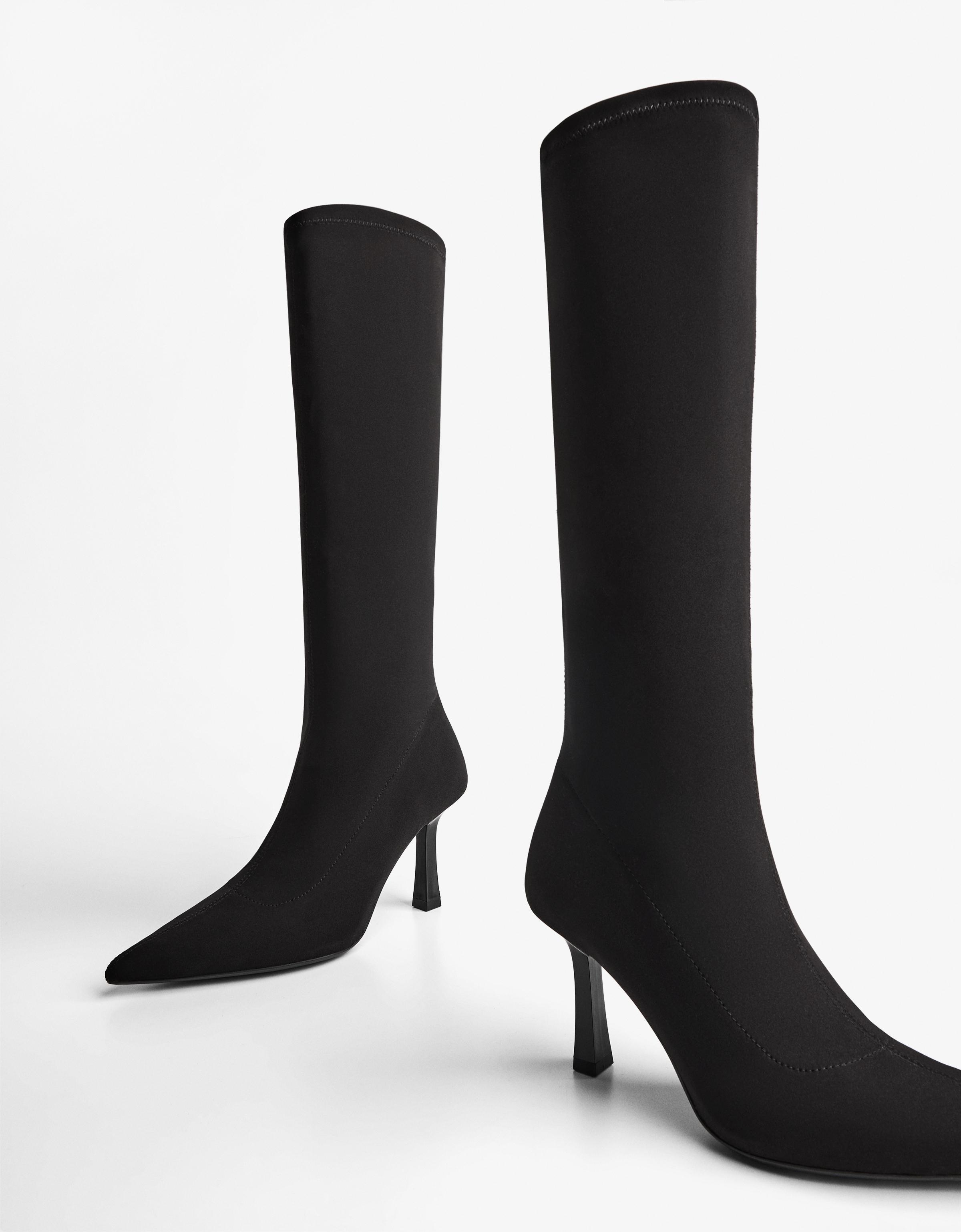 Fitted heeled boots — BLACK