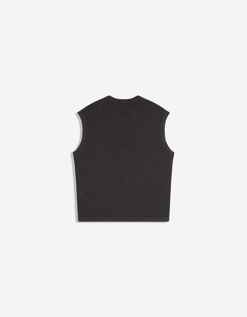 Embroidered sleeveless T-shirt-Black