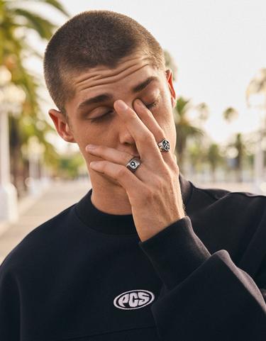 Round neck patch sweatshirt — Navy 4