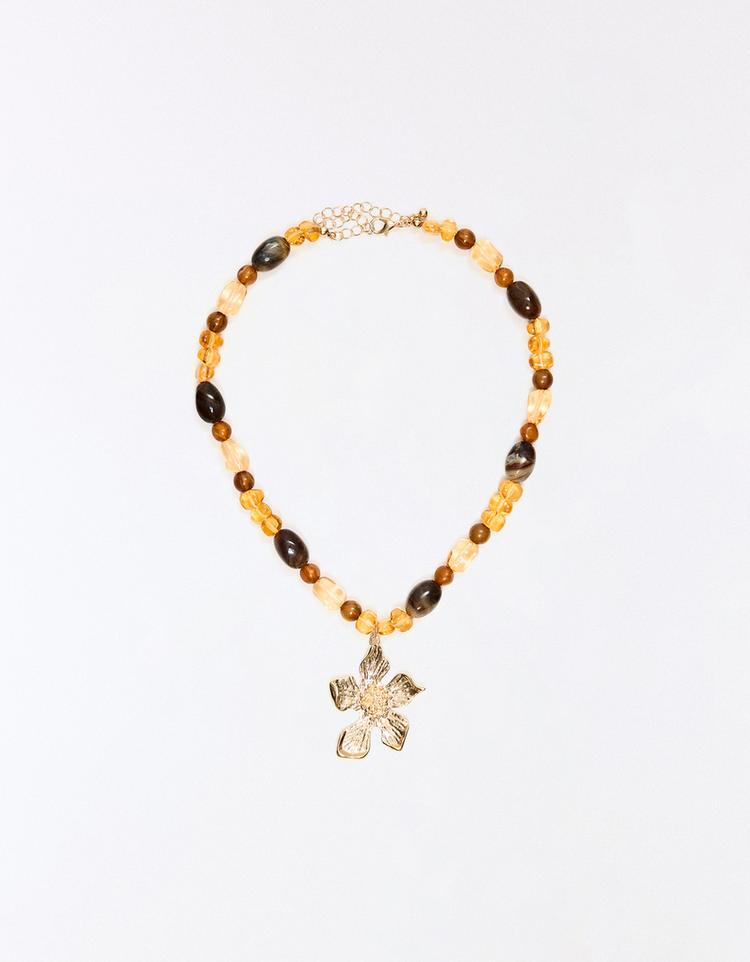 Çiçek uçlu boncuklu kolye