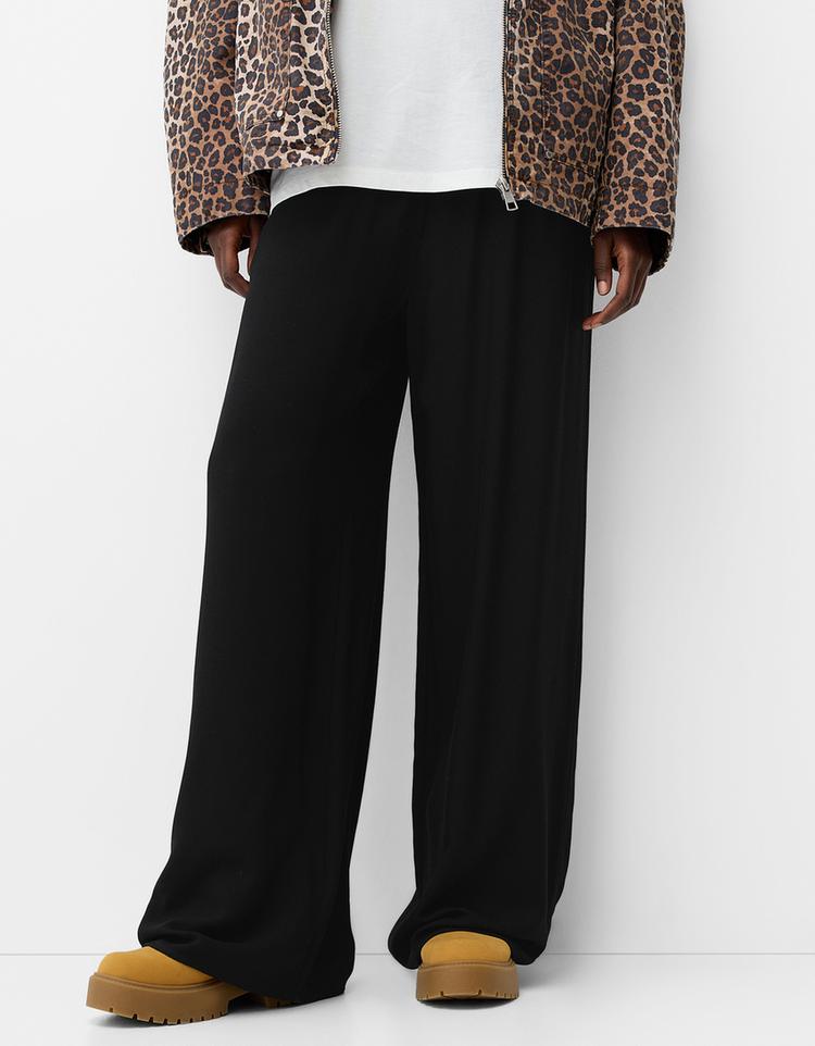 Wide-leg trousers
