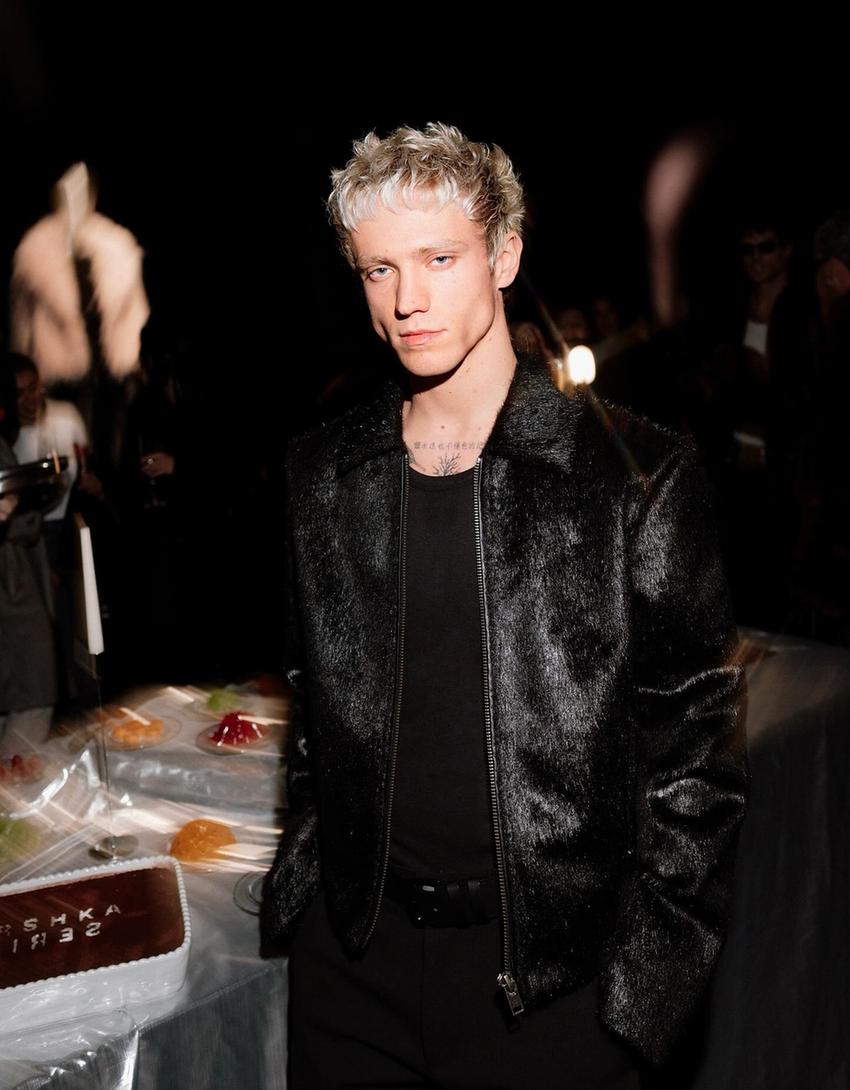 Faux fur zip-up jacket-Black