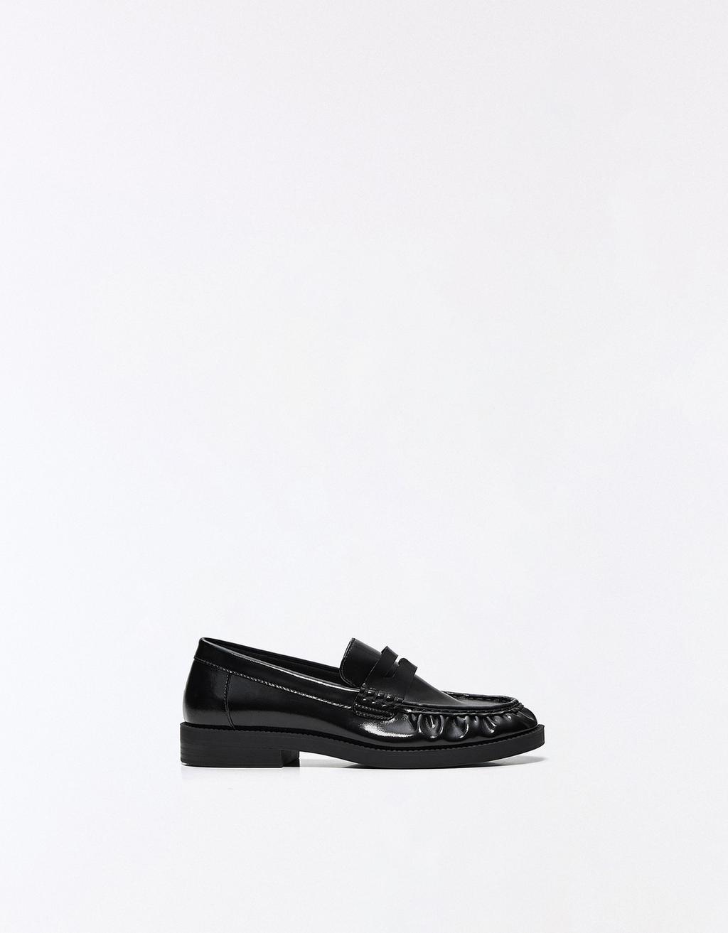 Bershka Büzməli loaferlər