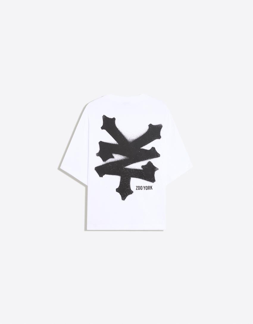 Boxy-T-Shirt ZOO YORK X BERSHKA mit kurzen Ärmeln-Weiss