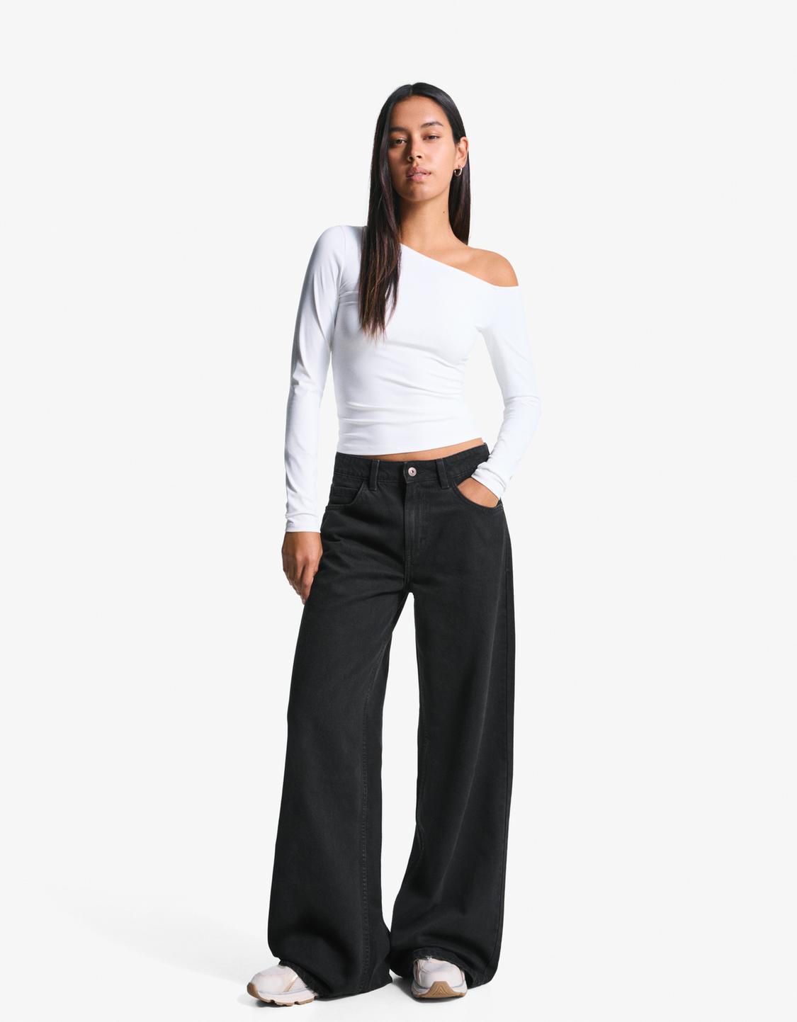Wide-leg jeans