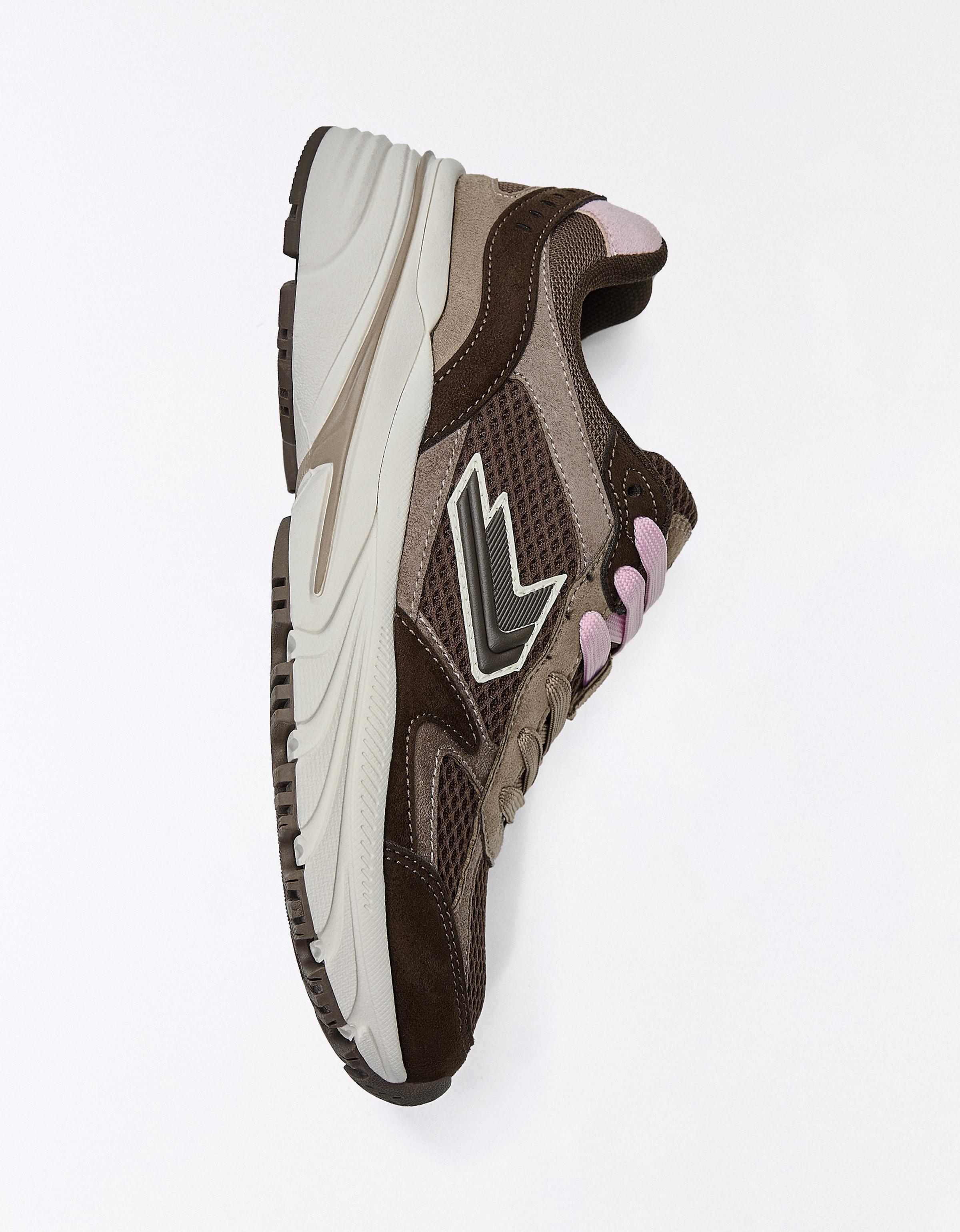 Multi-piece trainers — Brown