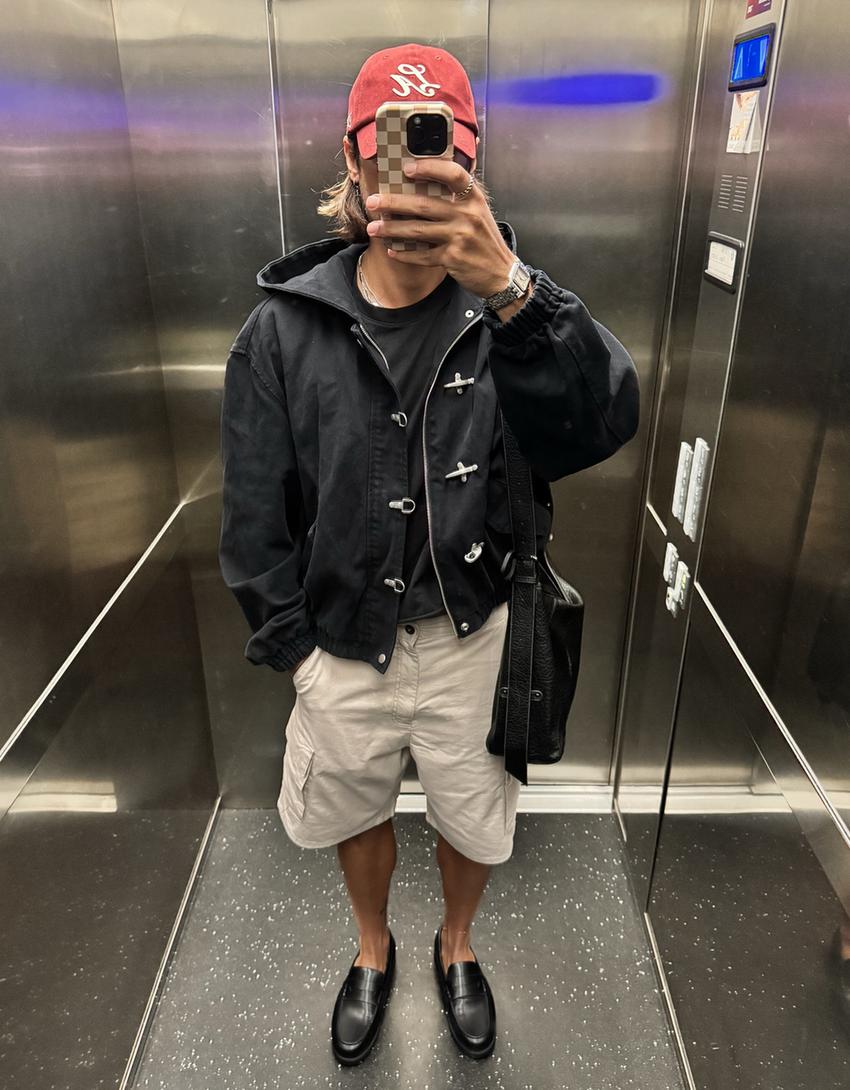 Wide-leg cargo Bermuda shorts-Sand