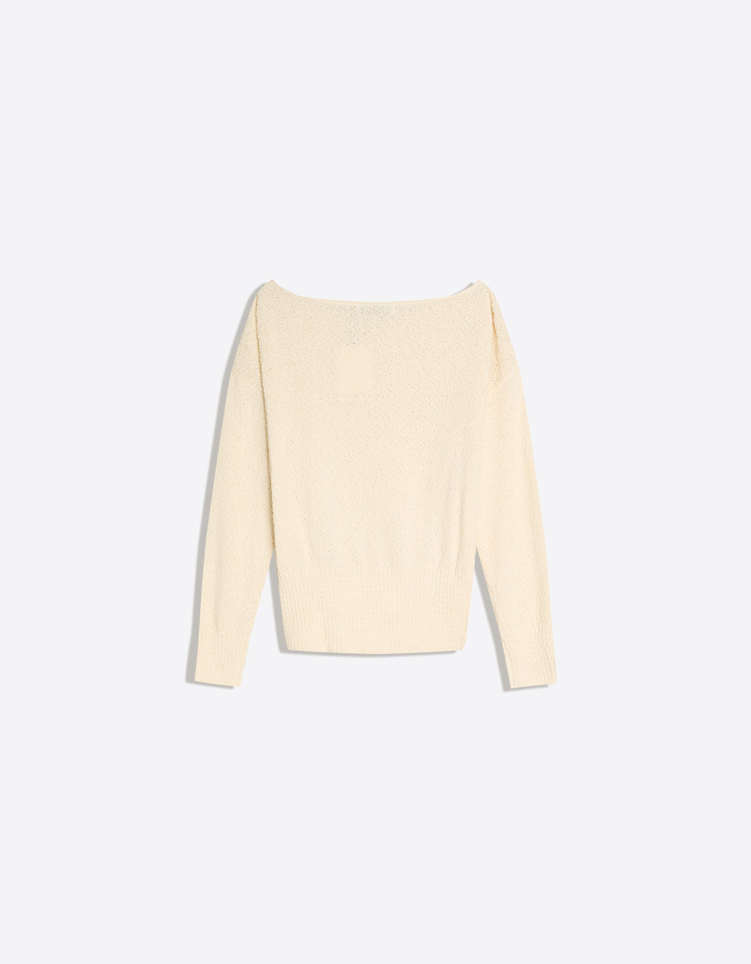Asymmetric neck jumper