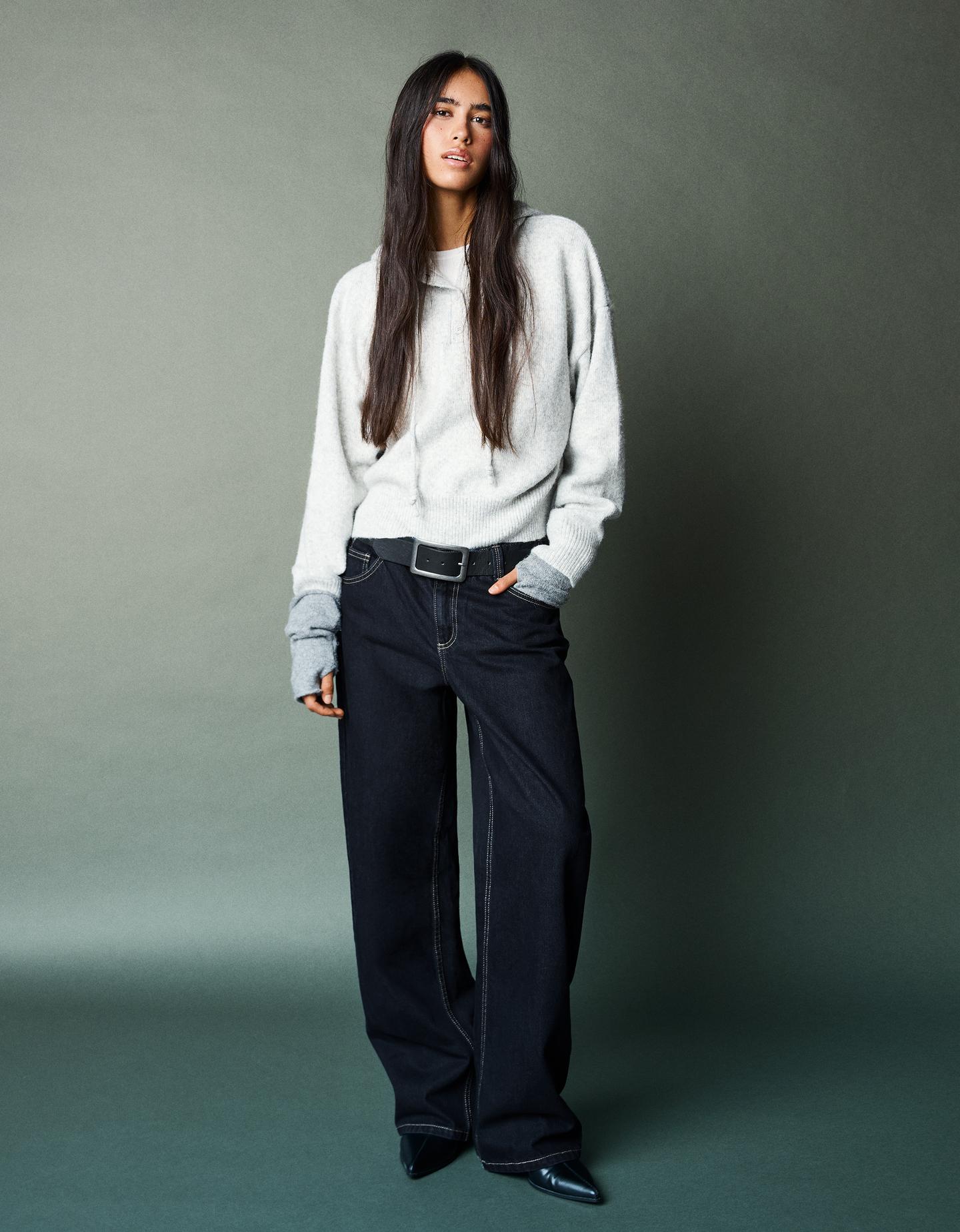 Bershka jeansy o kroju baggy barrel granatowy