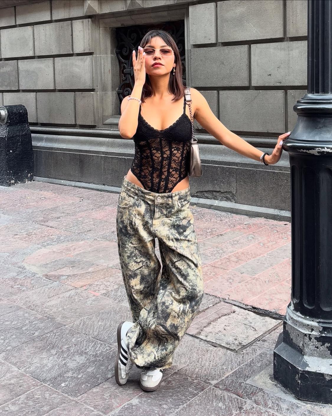 Strappy bodysuit with blonde lace trim