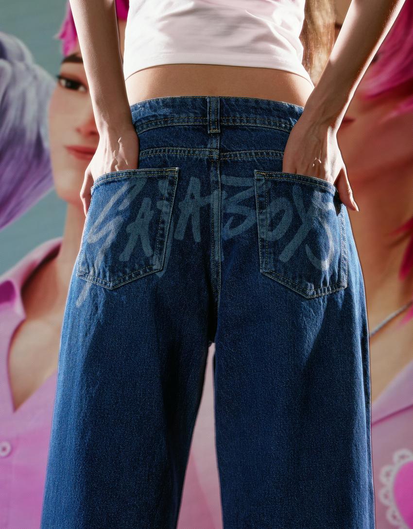 Jeans KPop Demon Hunters Saja Boys baggy print-Azul