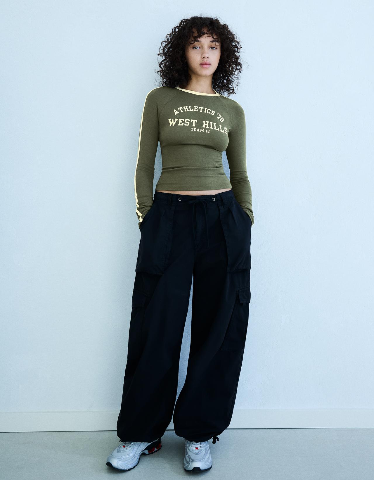 Contrast print long sleeve T-shirt — Khaki