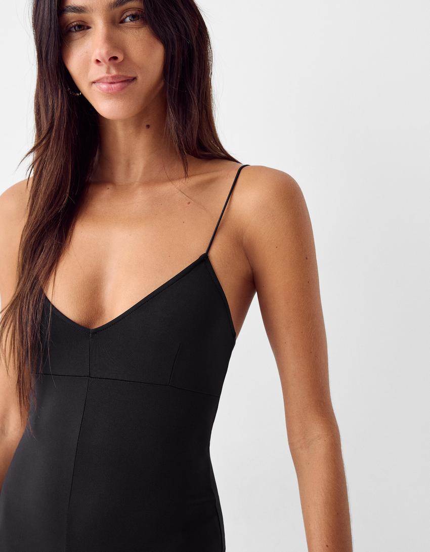 Macacão curto alças decote em V-Preto-3