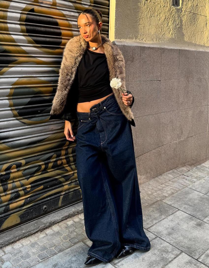 Wide-leg jeans with crossover waist-Navy