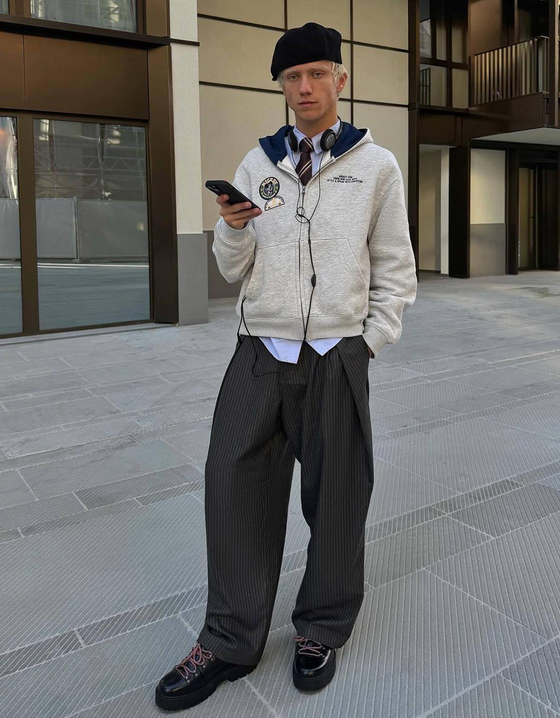 Sweatshirt fecho de correr cropped estampado Disney