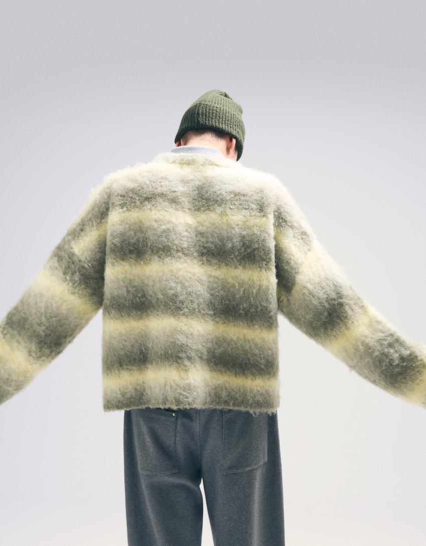 Daugiaspalvis šiaušto pluošto megztinis-Rusvai žalsva