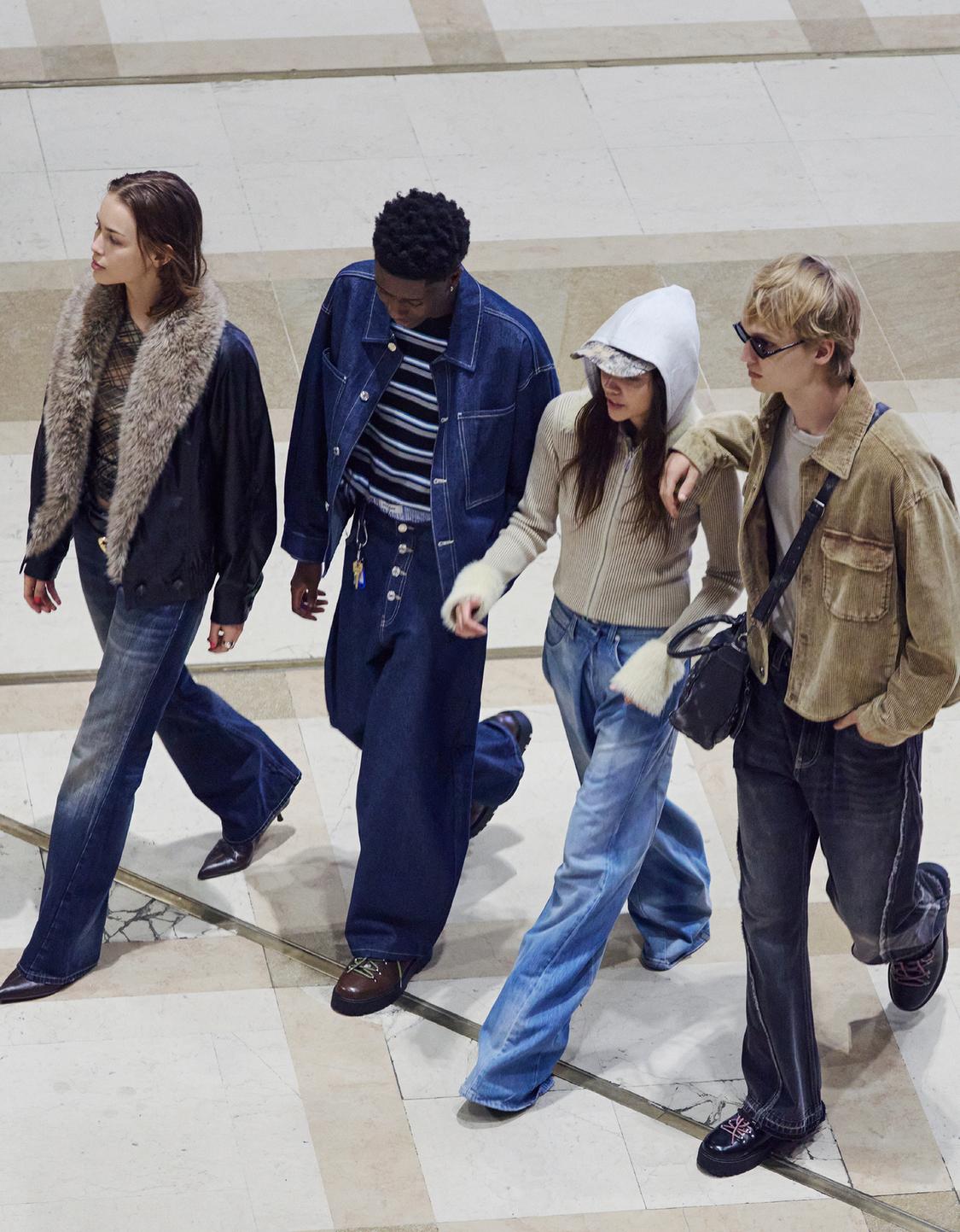 Wide-leg jeans with crossover waist