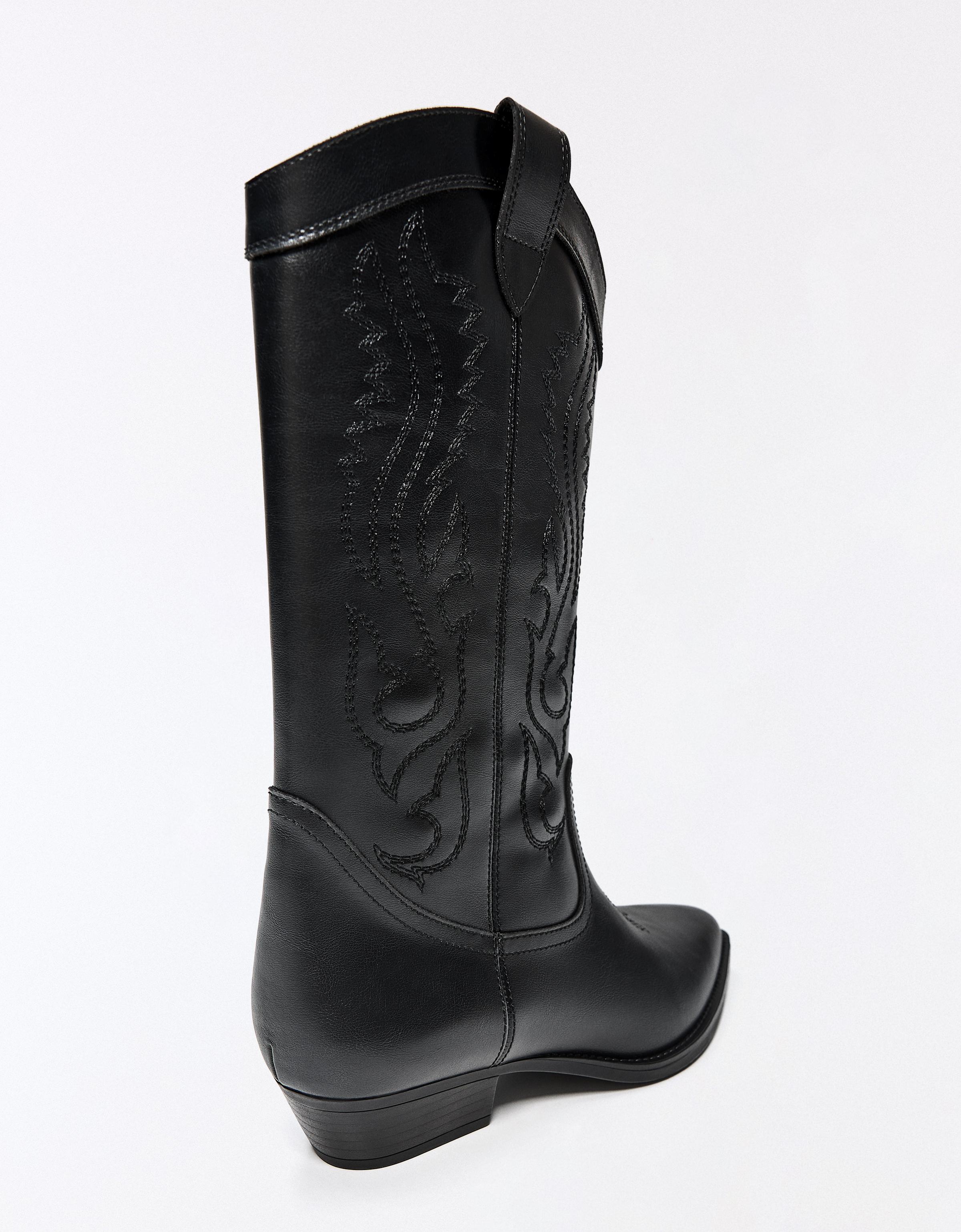 Flat cowboy boots — BLACK