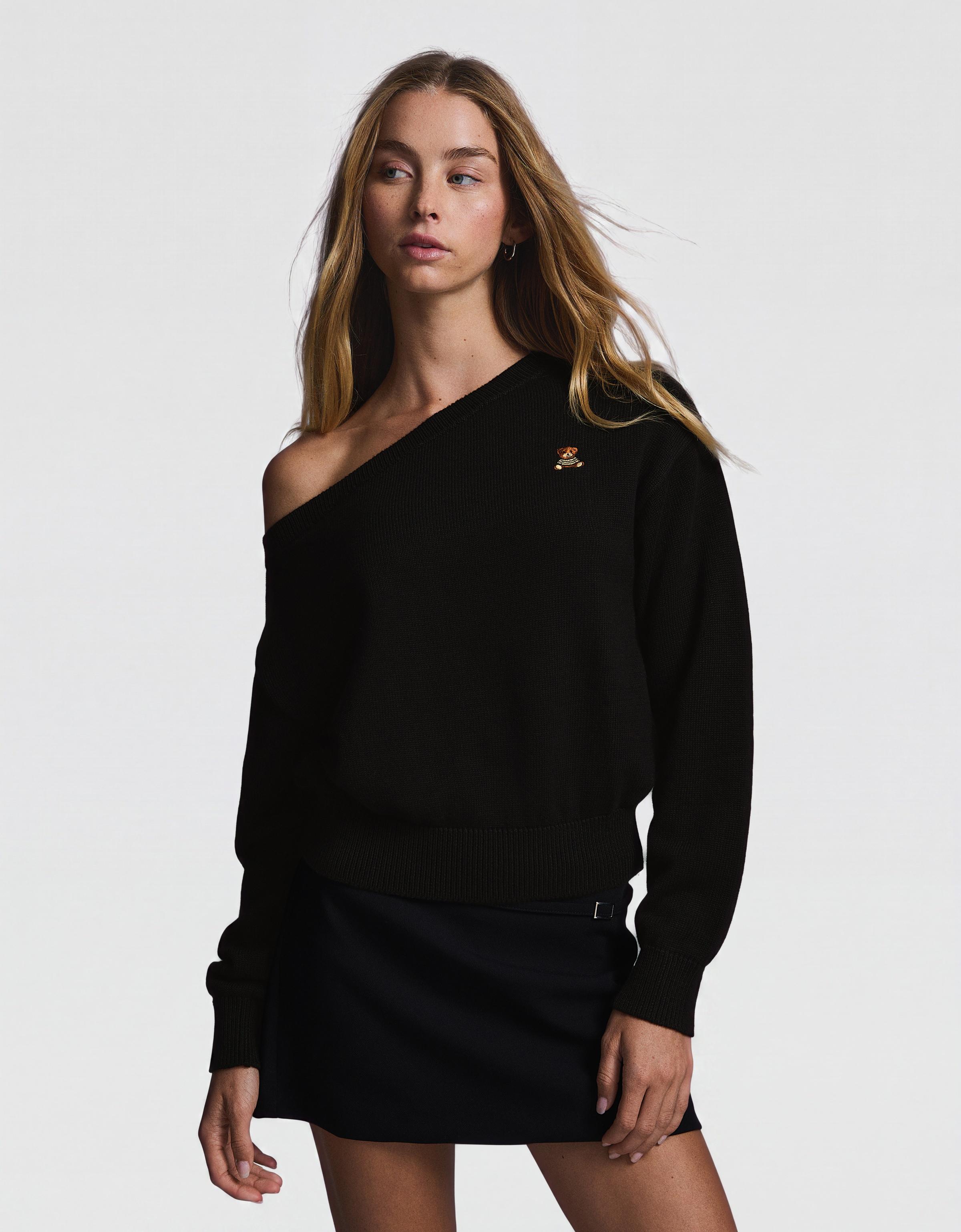 Bear embroidered boat neck jumper — Black