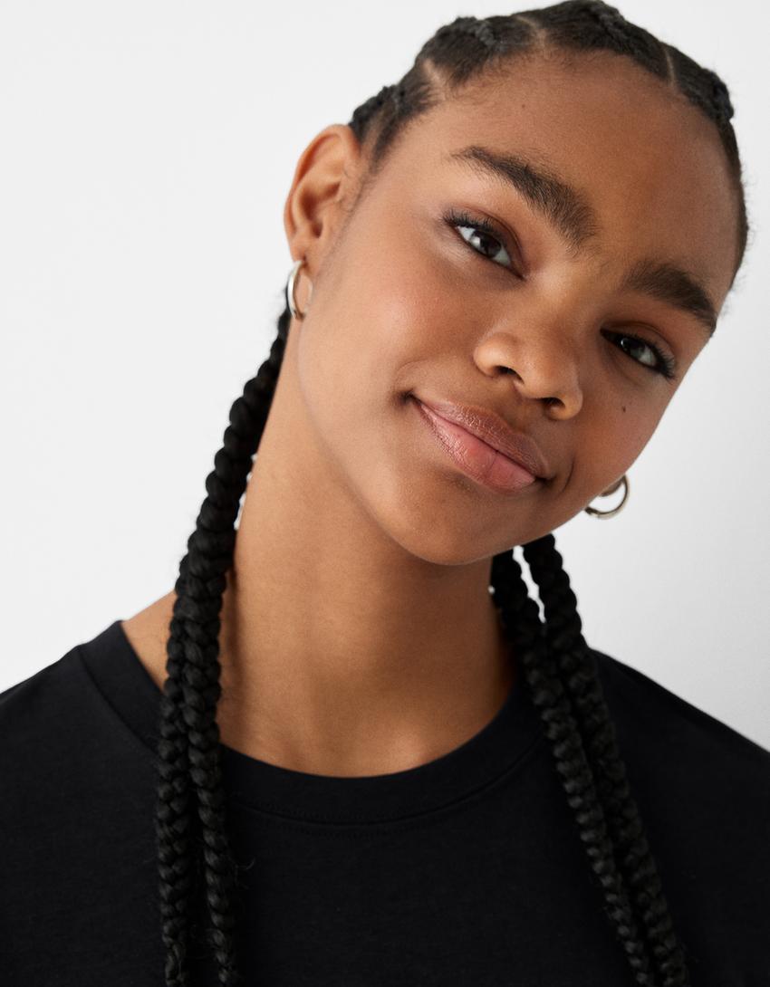 T-shirt manga curta boxy fit-Preto-2