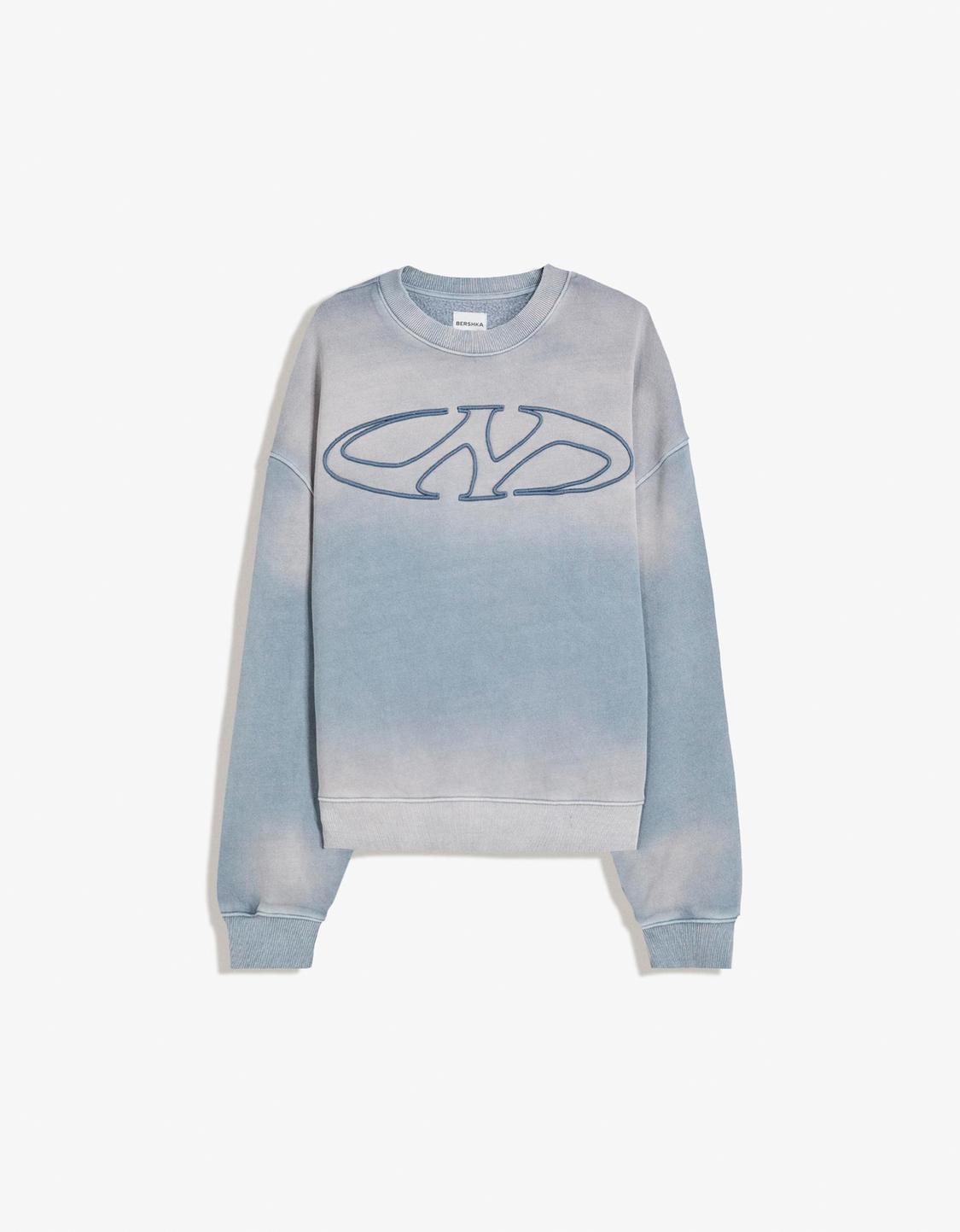 Толстовка оверсайз с эффектом потертости