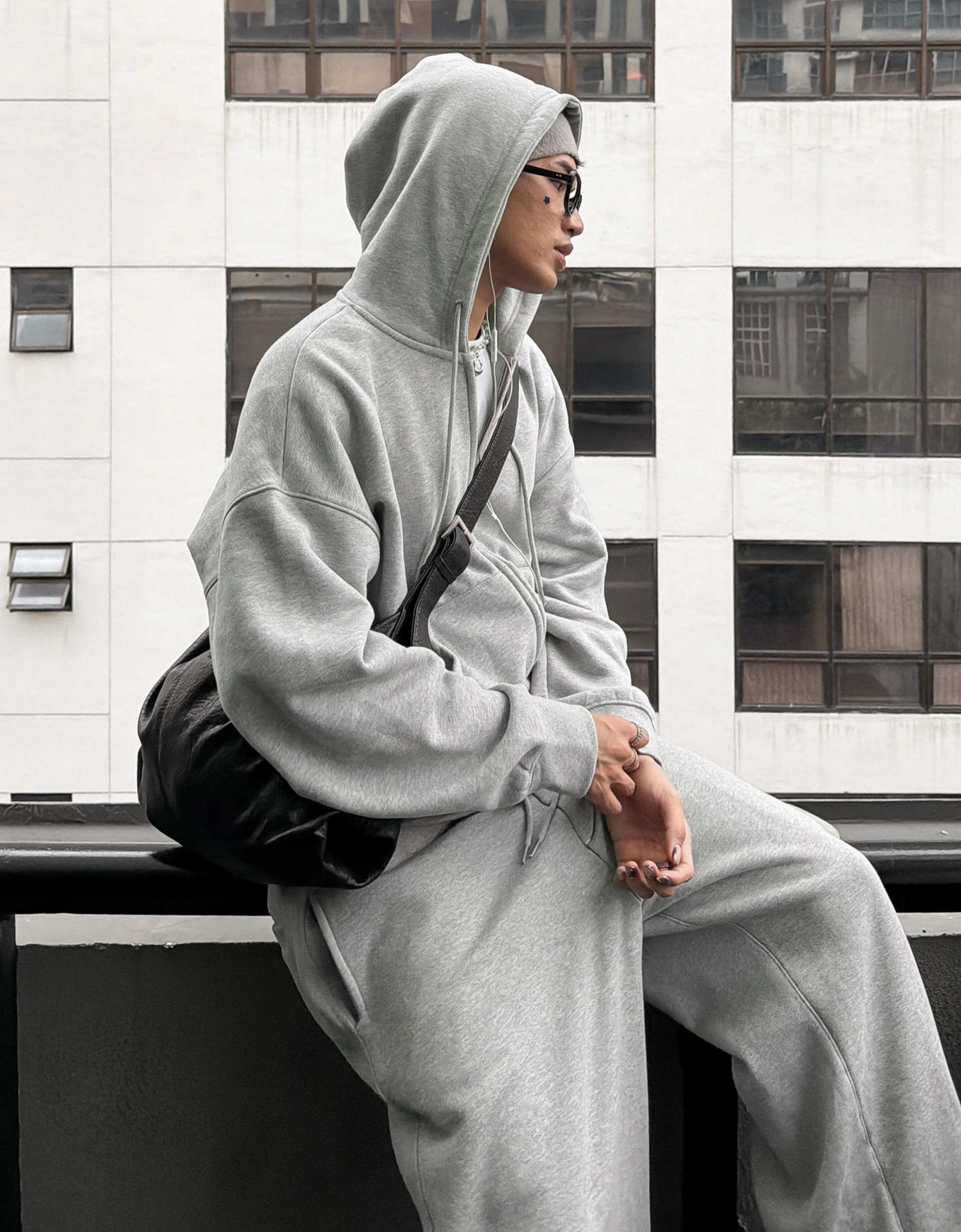 Bershka Fermuarlı kapüşonlu sweatshirt görsel 5