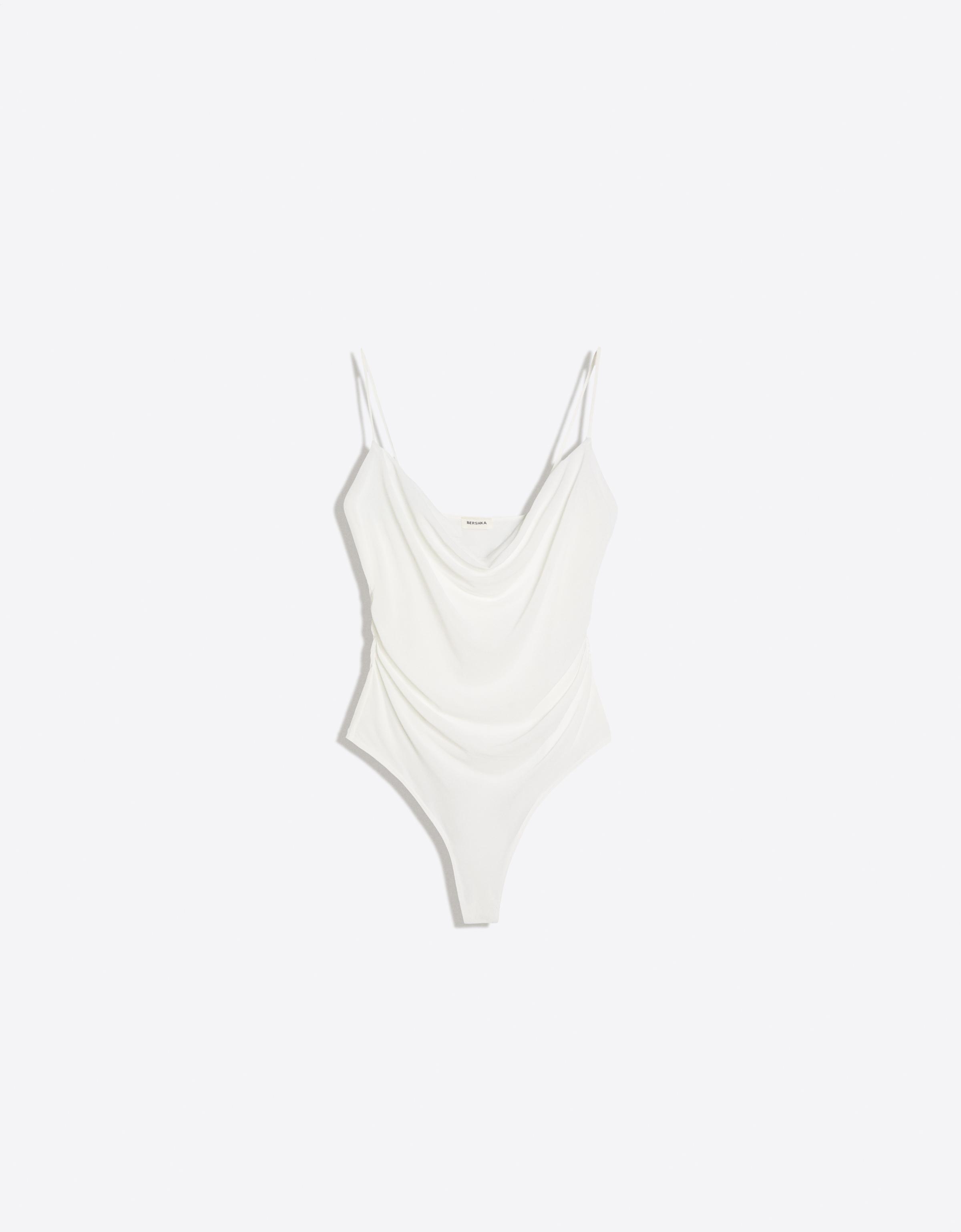 Draped strap body