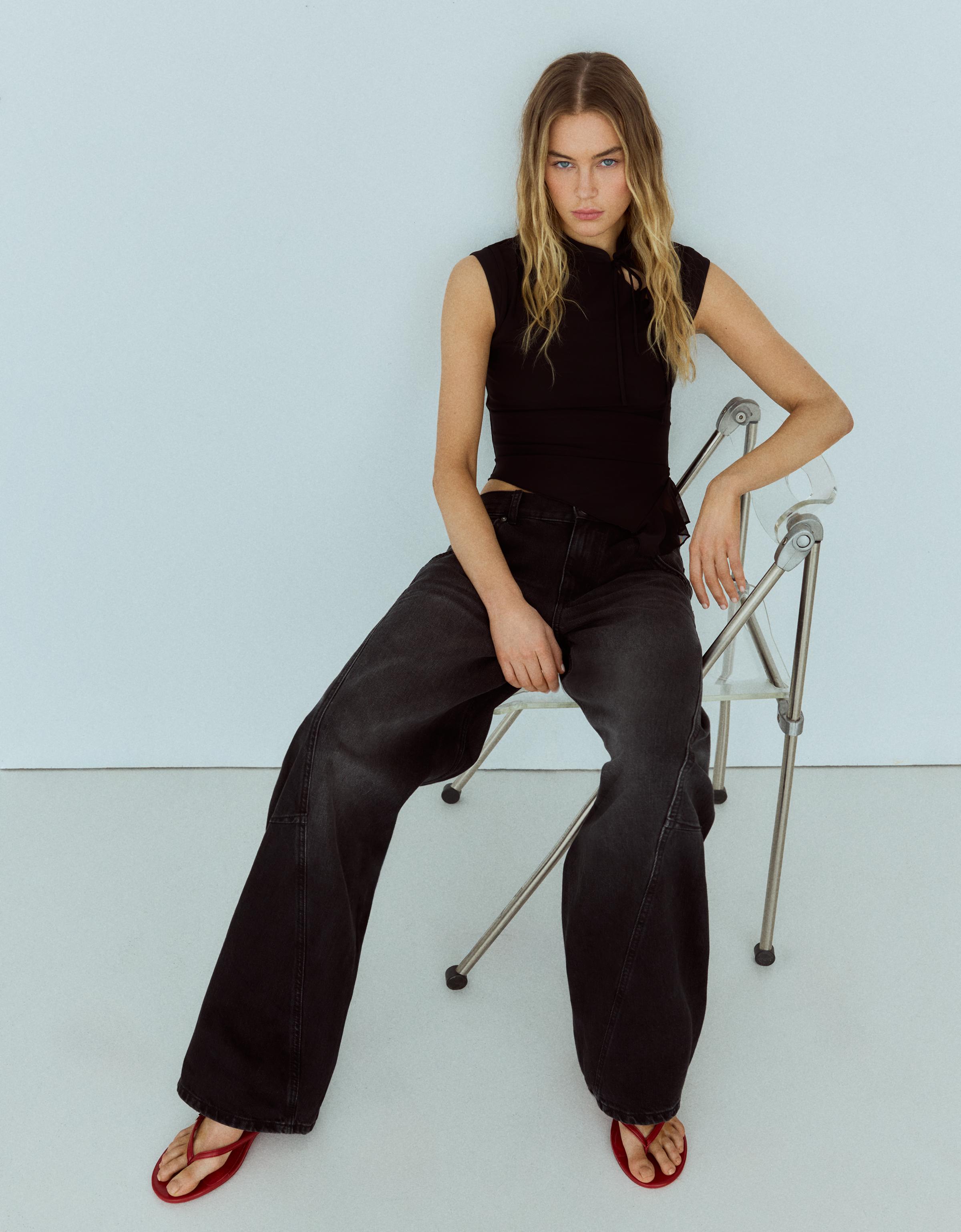 Low-rise barrel jeans — Black