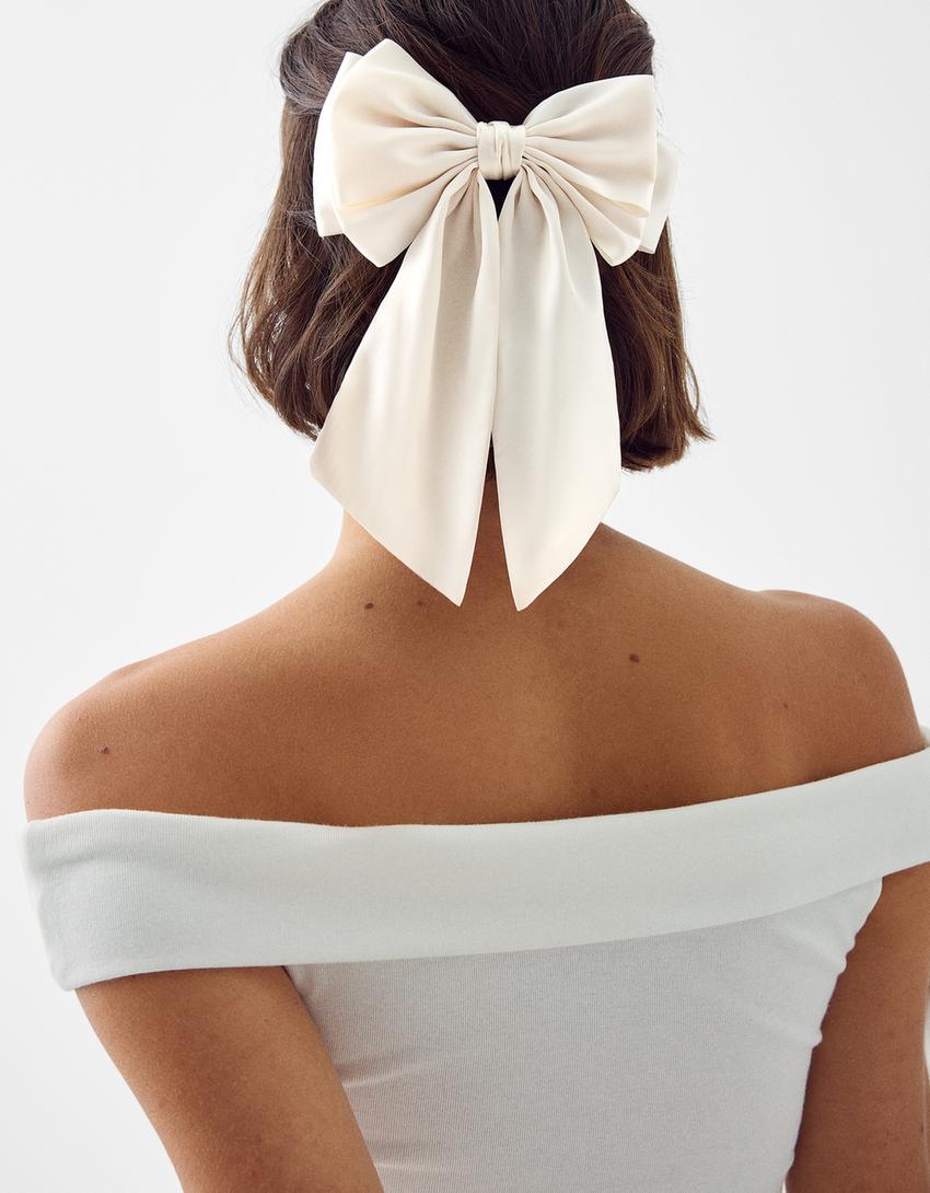 مشبك شعر بلمسة نهائية ساتان وفيونكة-كريمي-3