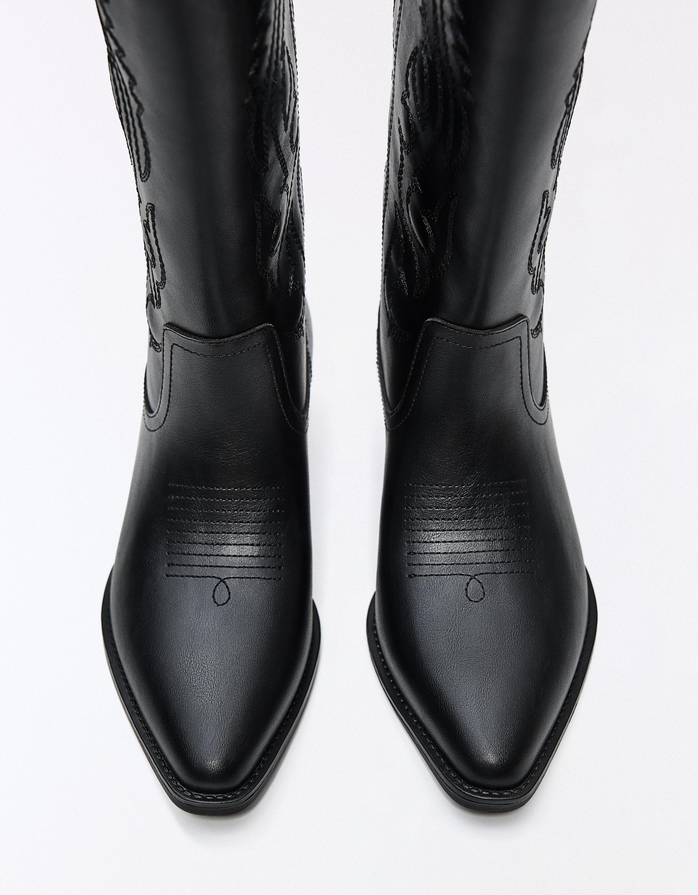 Flat cowboy boots — BLACK