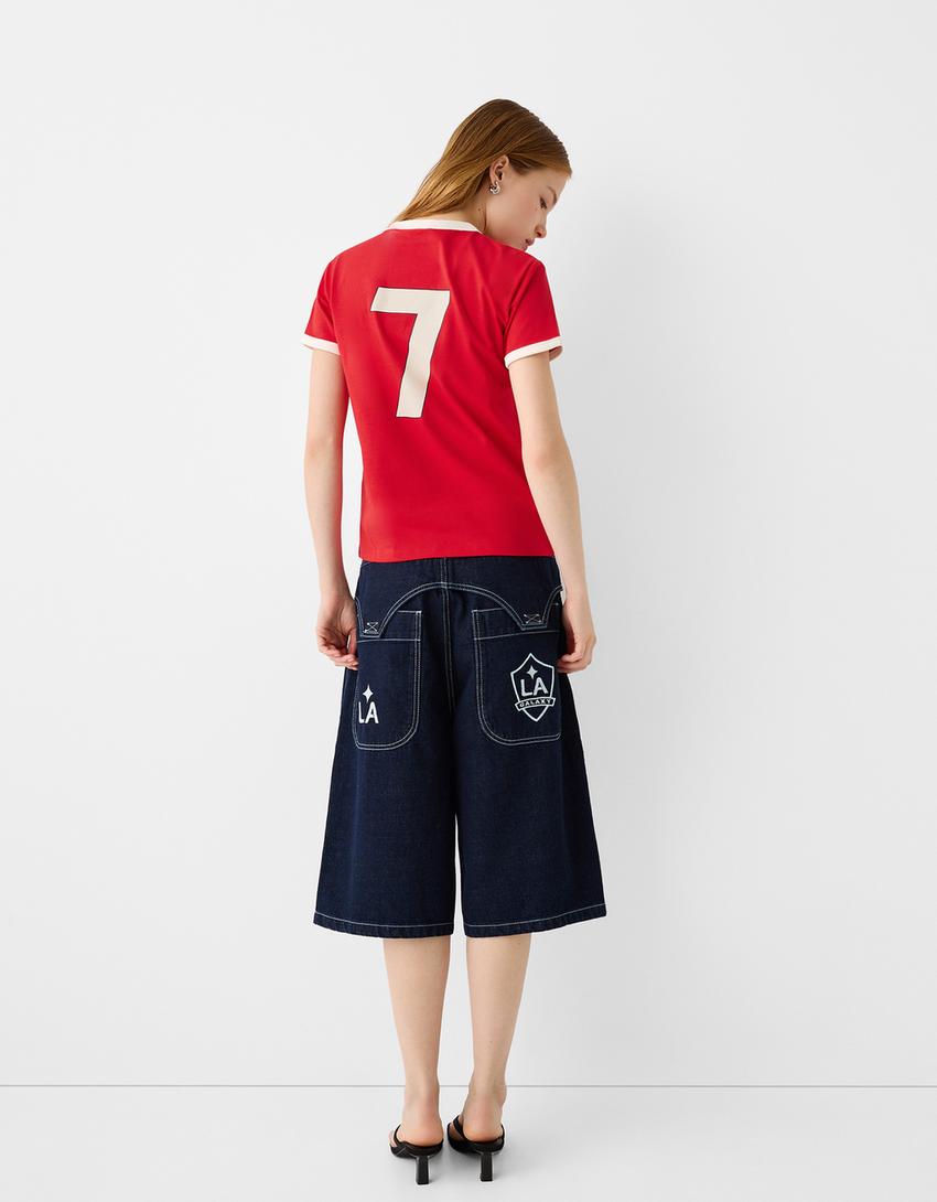 تيشرت رياضي بأكمام قصيرة وتفصيل متباين-أحمر-1