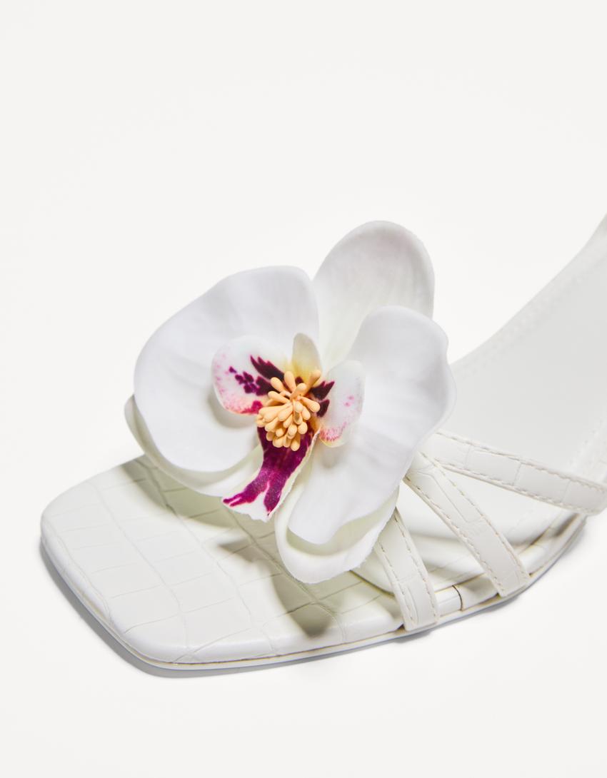 Kitten heel sandals with floral detail-WHITE-4