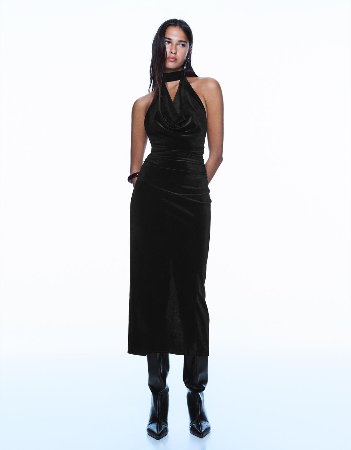 Vestido midi drapeado efeito veludo