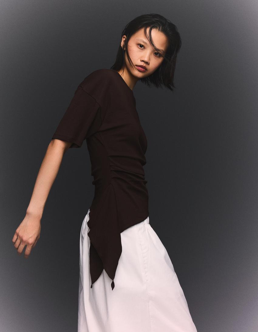 Camiseta manga corta fruncido-Marrón