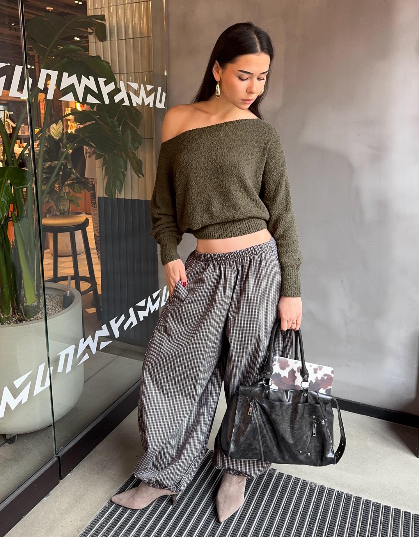 Bershka Jersey Cuello Asimétrico Mujer Kaki