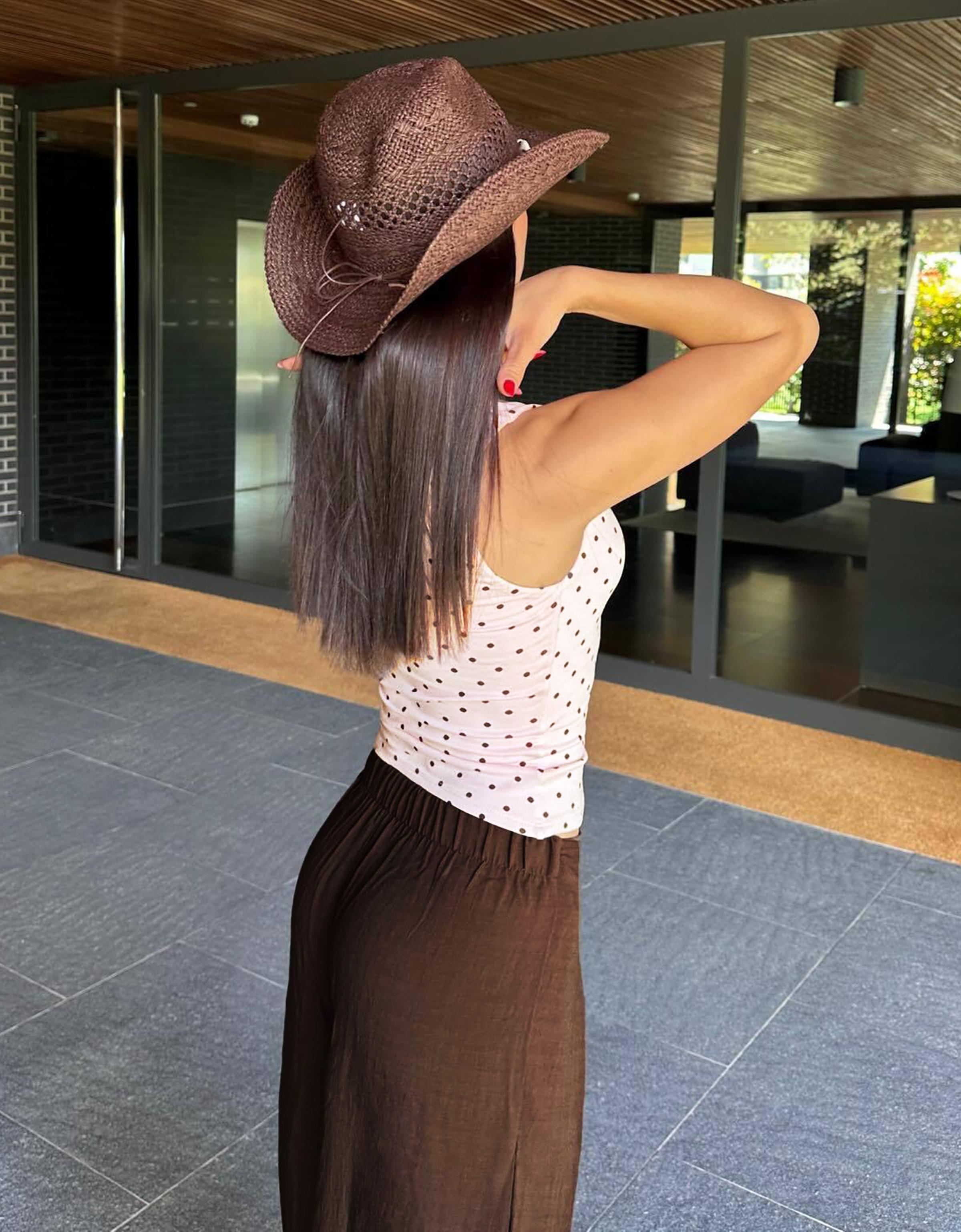Rustic wide-leg pleated trousers — Brown