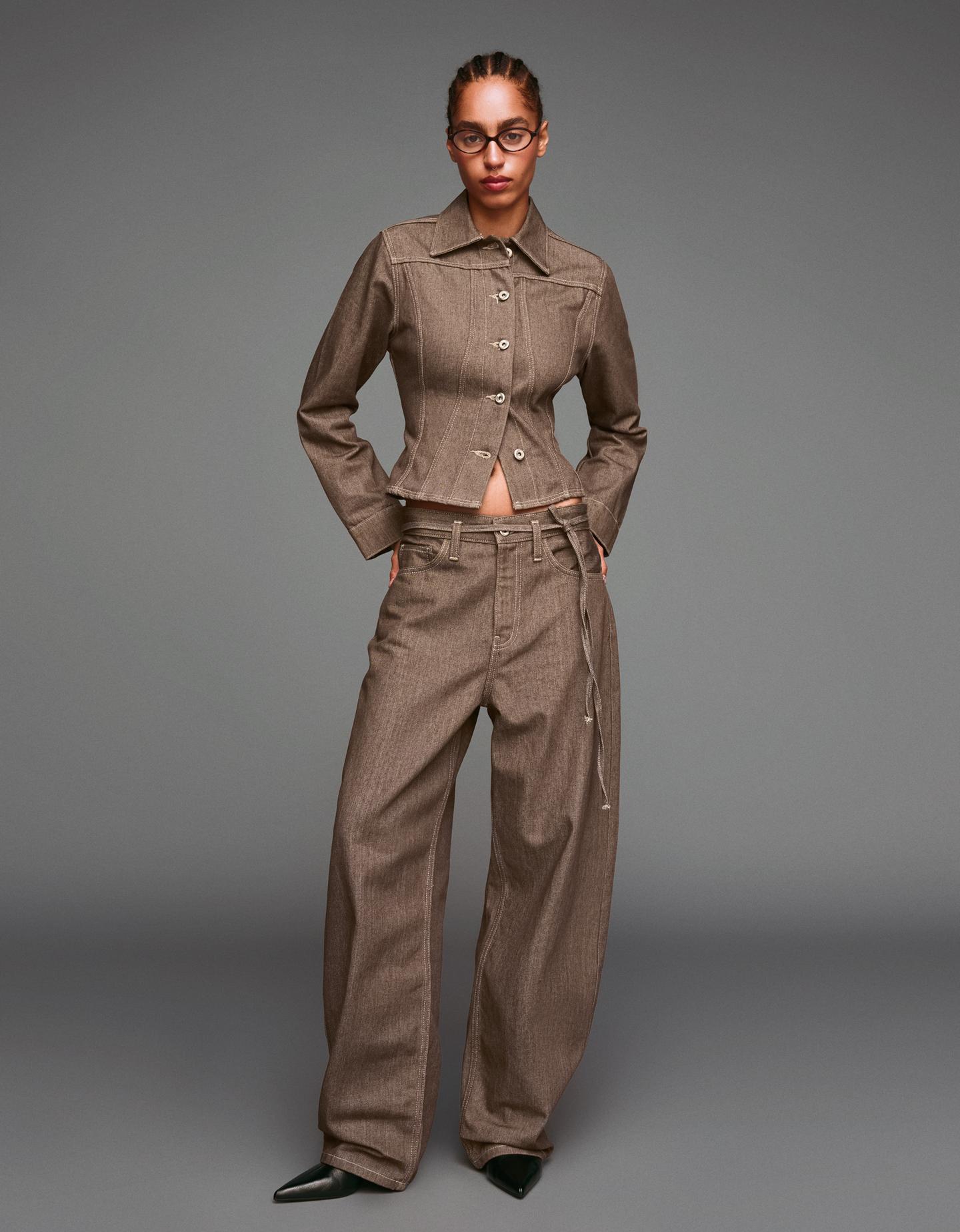 Bershka jeansy o kroju baggy z paskiem brązowy