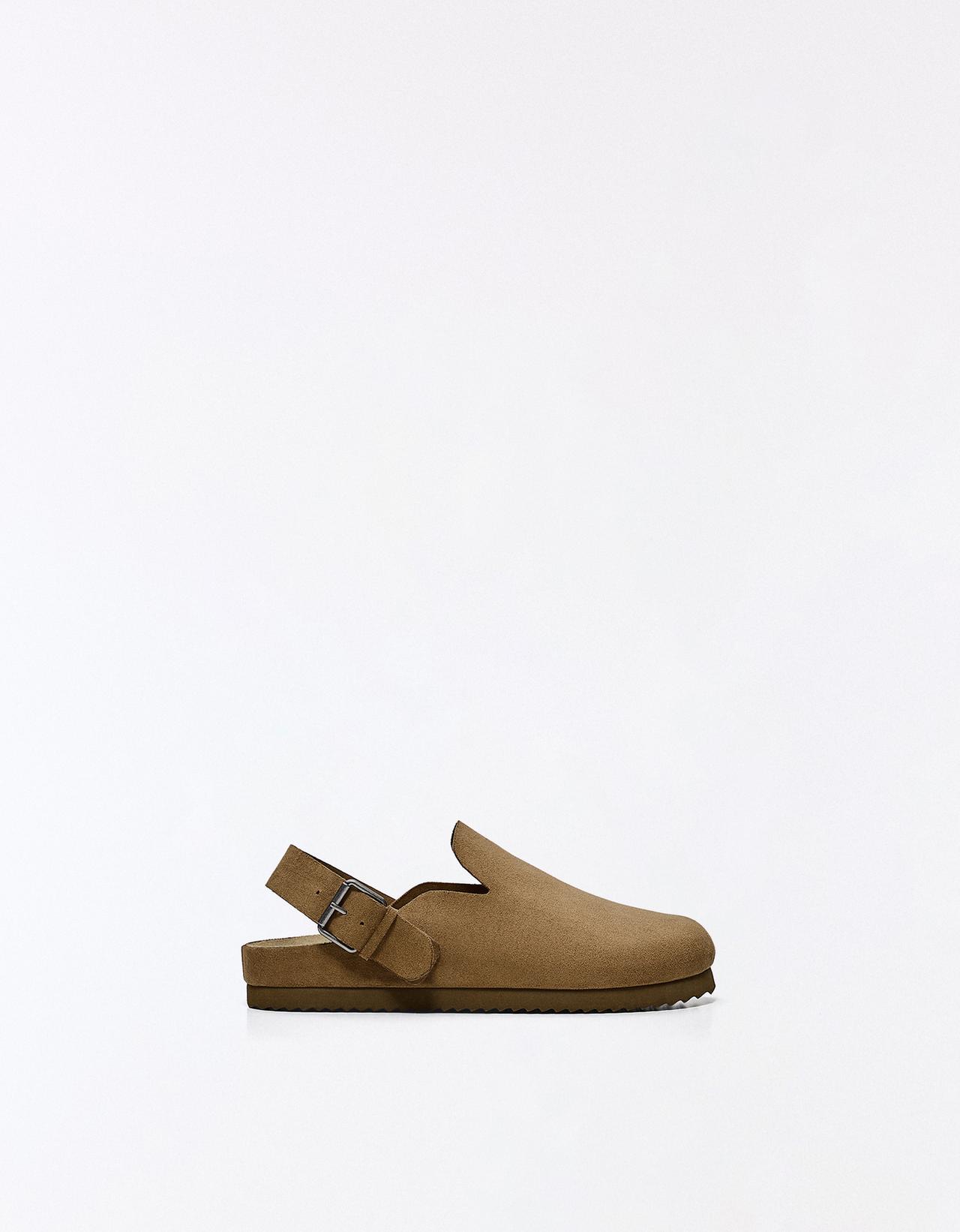 Clogs with strap detail — Brown