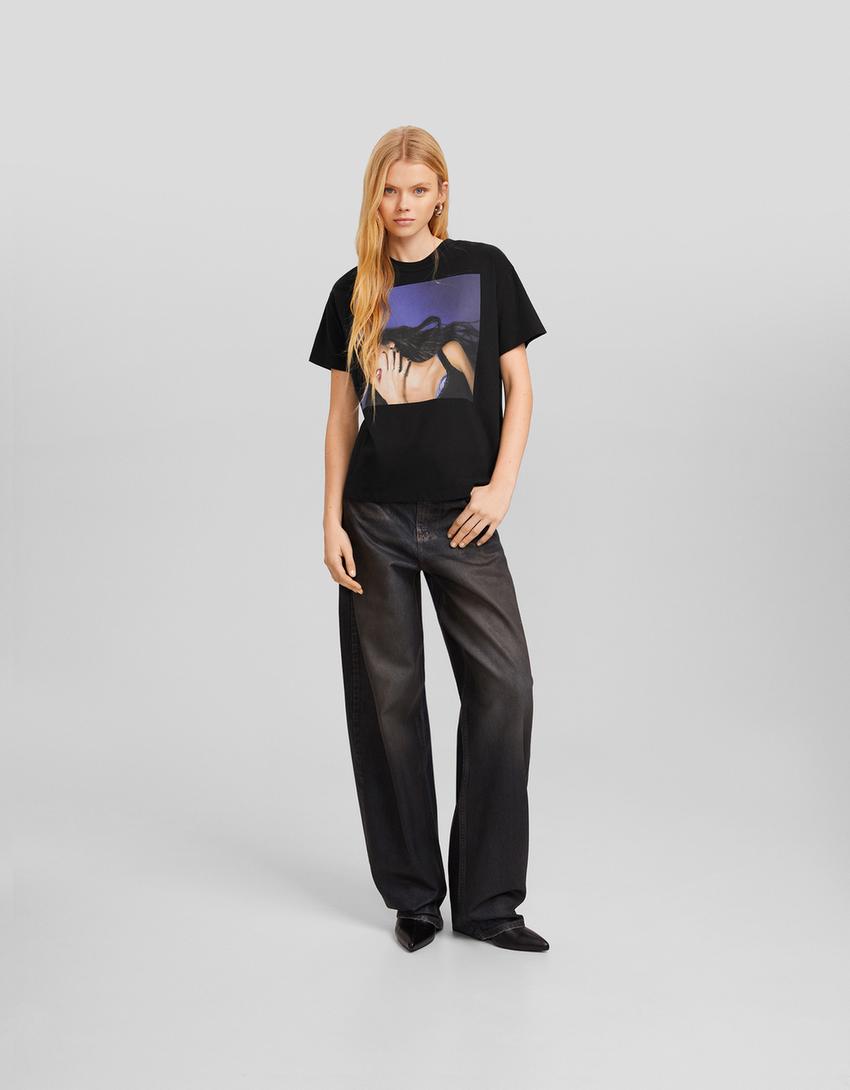 T-shirt Olivia Rodrigo manga curta estampado-Preto-3