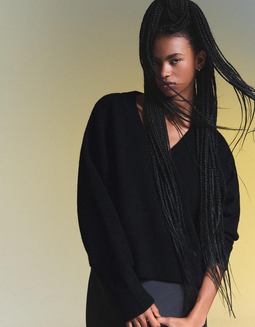 Maglia cropped con scollo a V-Nero