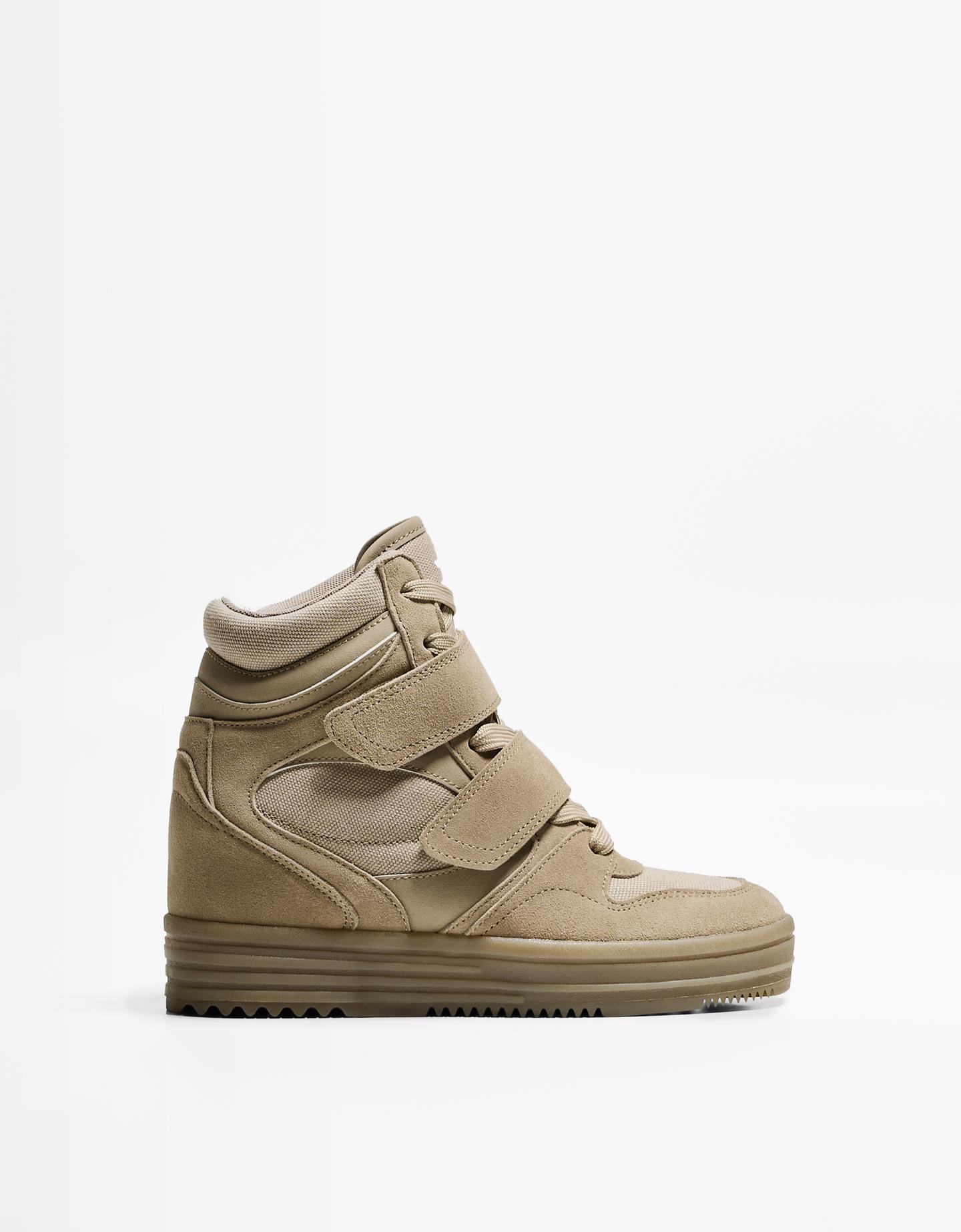 Bershka botki sportowe z wewnętrznymi koturnami szarobrązowy