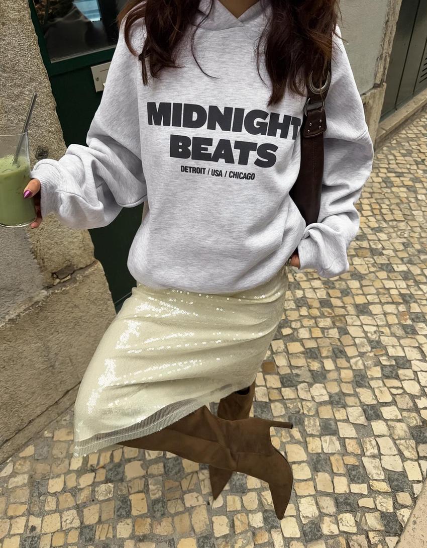 Sweatshirt oversize com capuz e estampado-Cinza