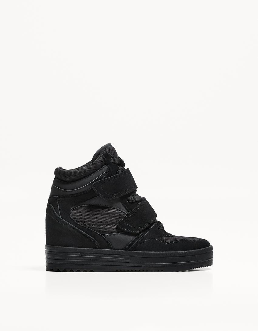 Sneakers stringate con zeppa interna-Nero-0