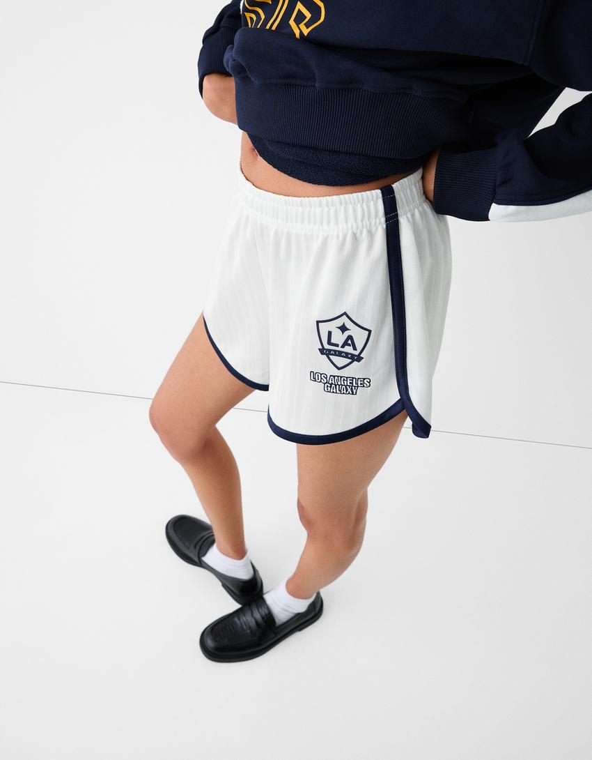 شورت لوس أنجلوس جالاكسي ساتان-كريمي-3