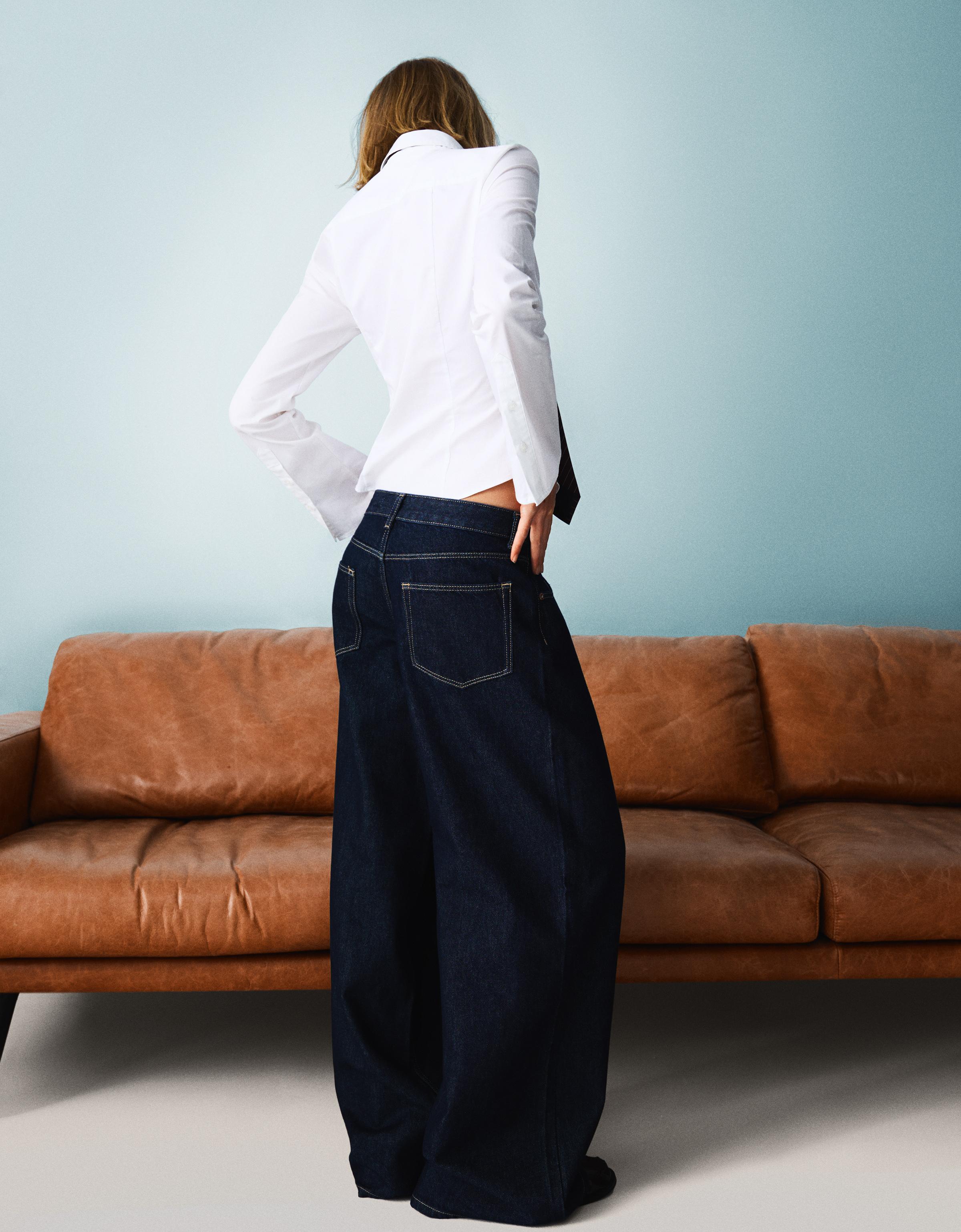 Çan kollu vücuda oturan gömlek - Görsel 8