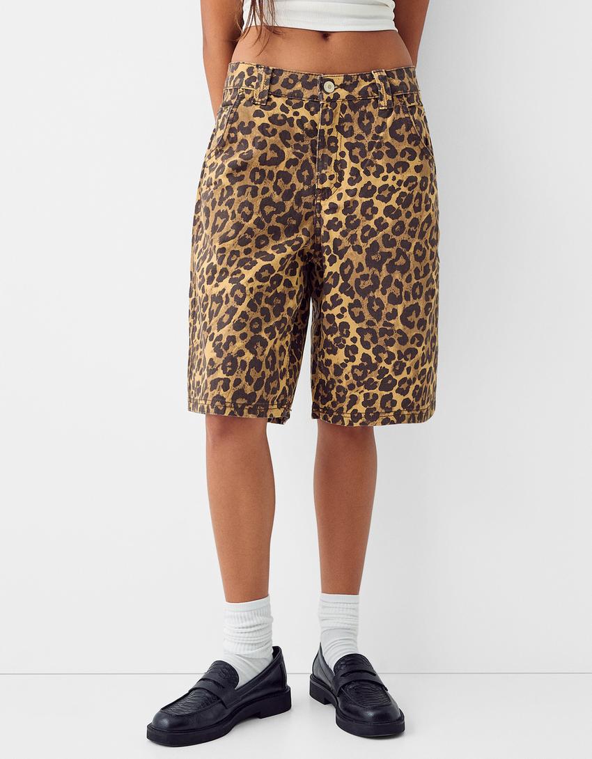 Calções bermuda de sarja com estampado animal-Caramelo-1